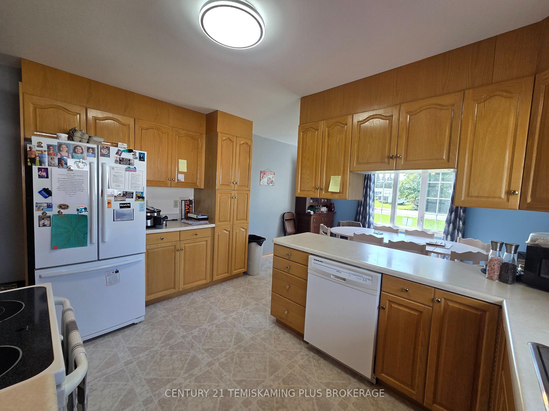 Photo 5 of 125 4th Avenue, Englehart — HOMEH