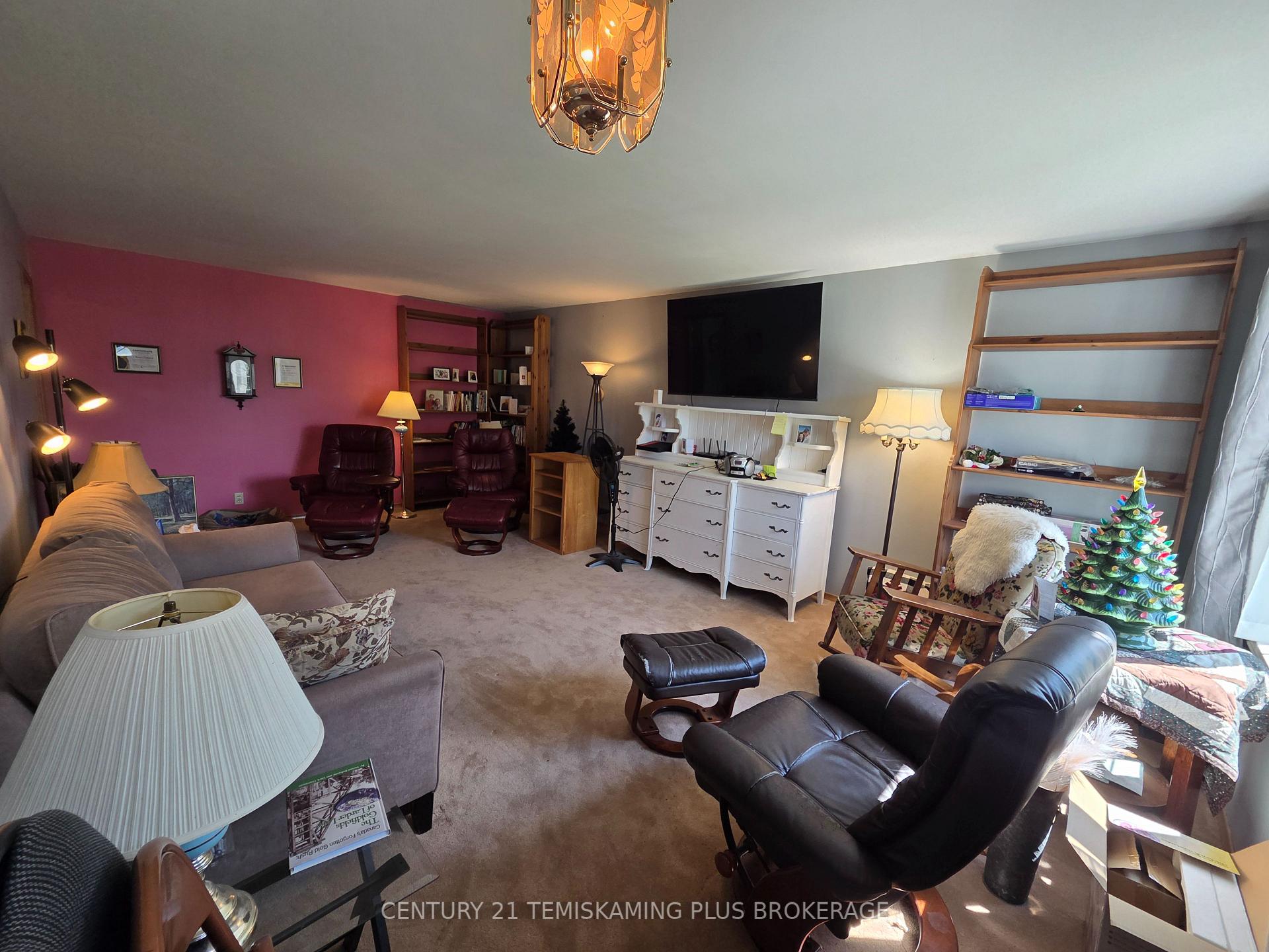 Photo 9 of 125 4th Avenue, Englehart — HOMEH