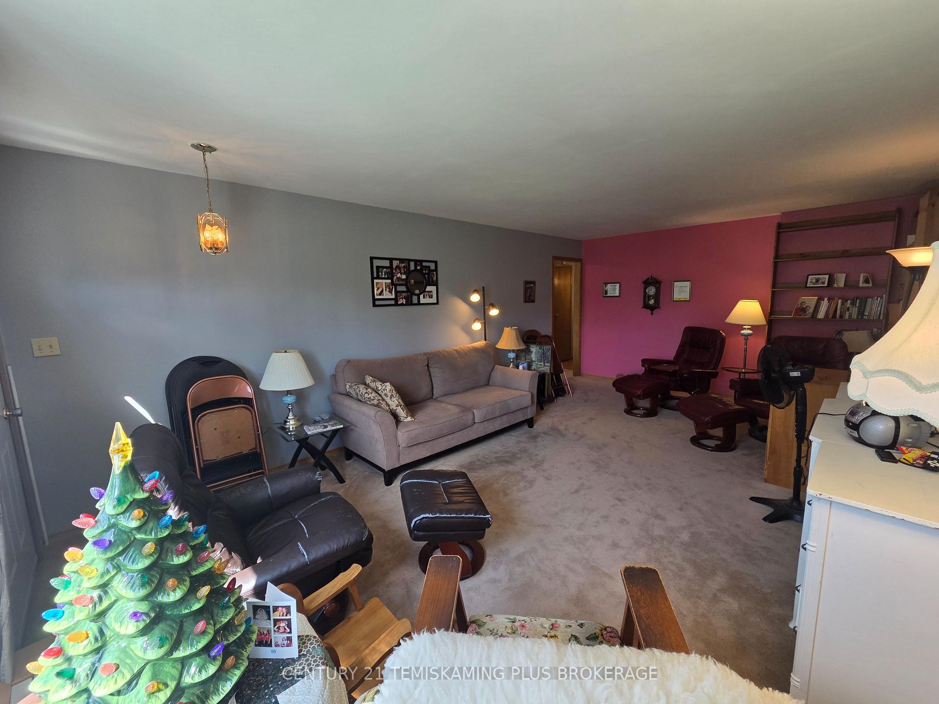 Photo 10 of 125 4th Avenue, Englehart — HOMEH