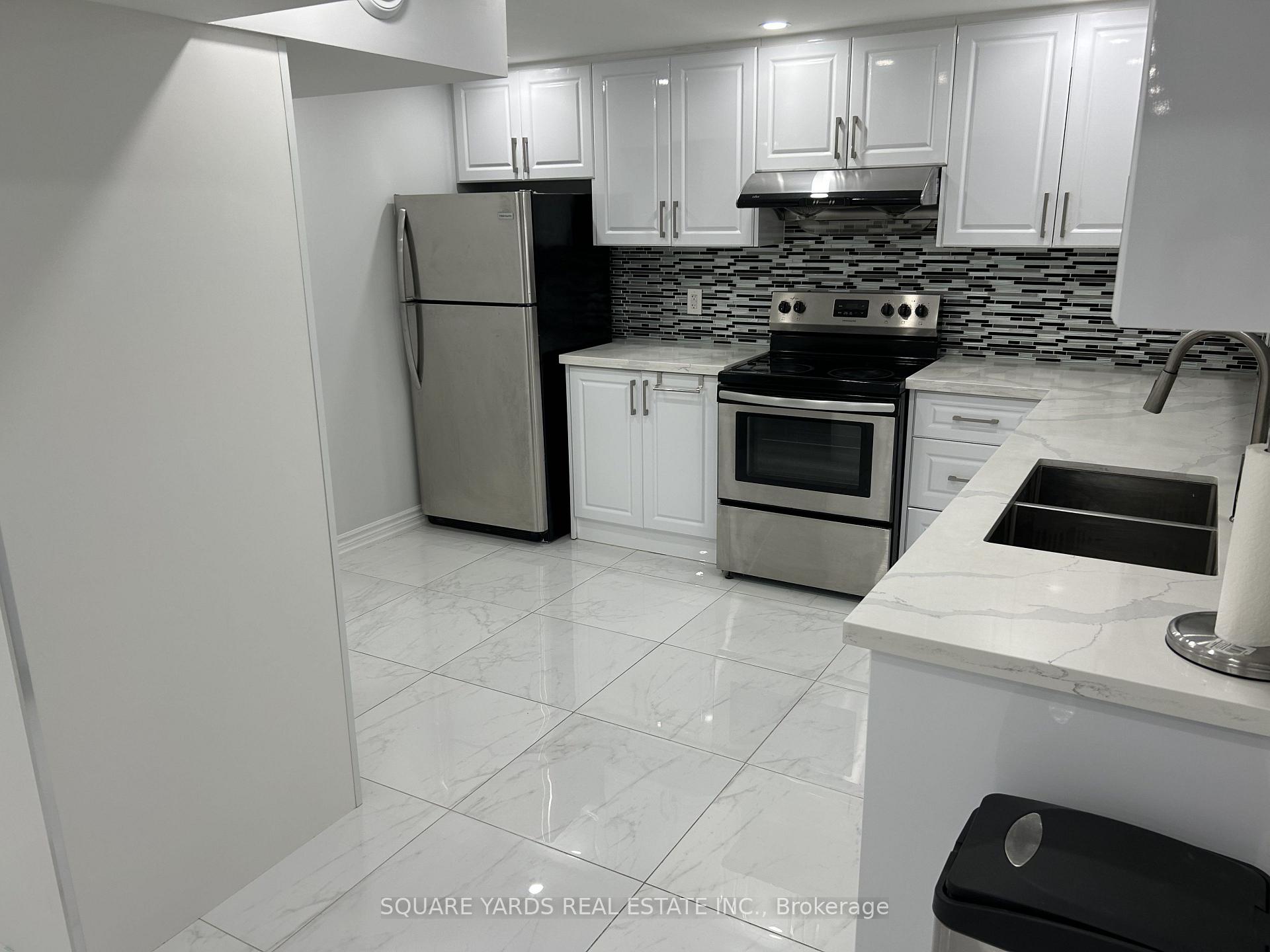 Photo 3 of 55 Bluffwood Crescent, Brampton, Brampton East — HOMEH