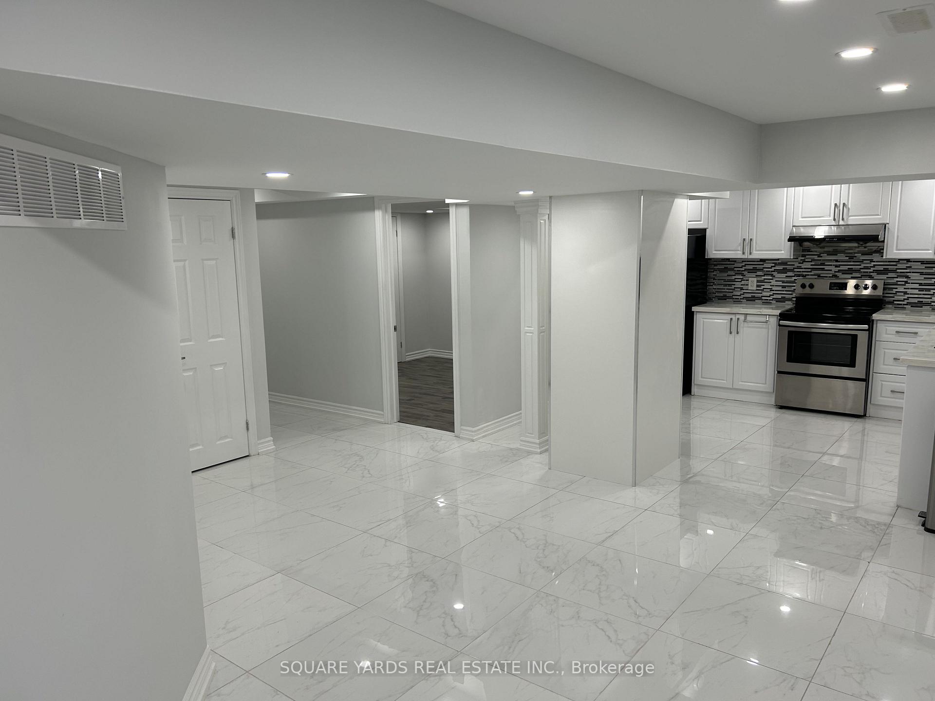 Photo 4 of 55 Bluffwood Crescent, Brampton, Brampton East — HOMEH