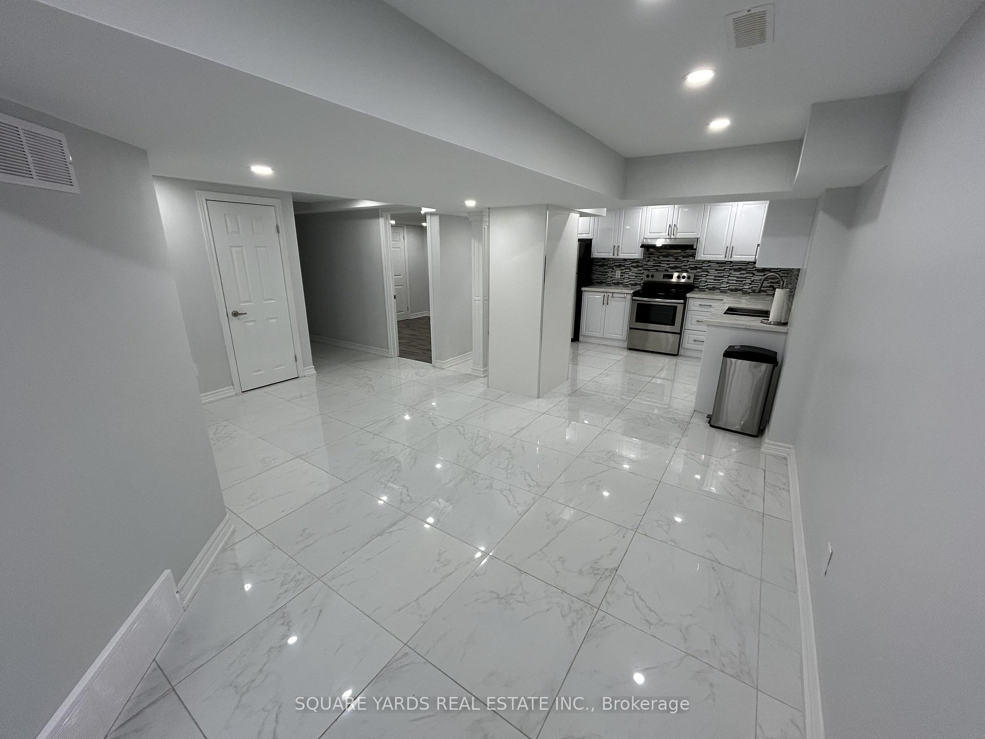 Photo 10 of 55 Bluffwood Crescent, Brampton, Brampton East — HOMEH