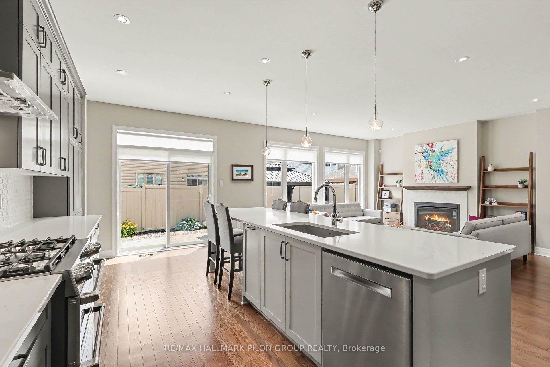 Photo 8 of 260 Shinleaf Crescent, Ottawa, Mer Bleue/Bradley Estates/Anderson Park — HOMEH
