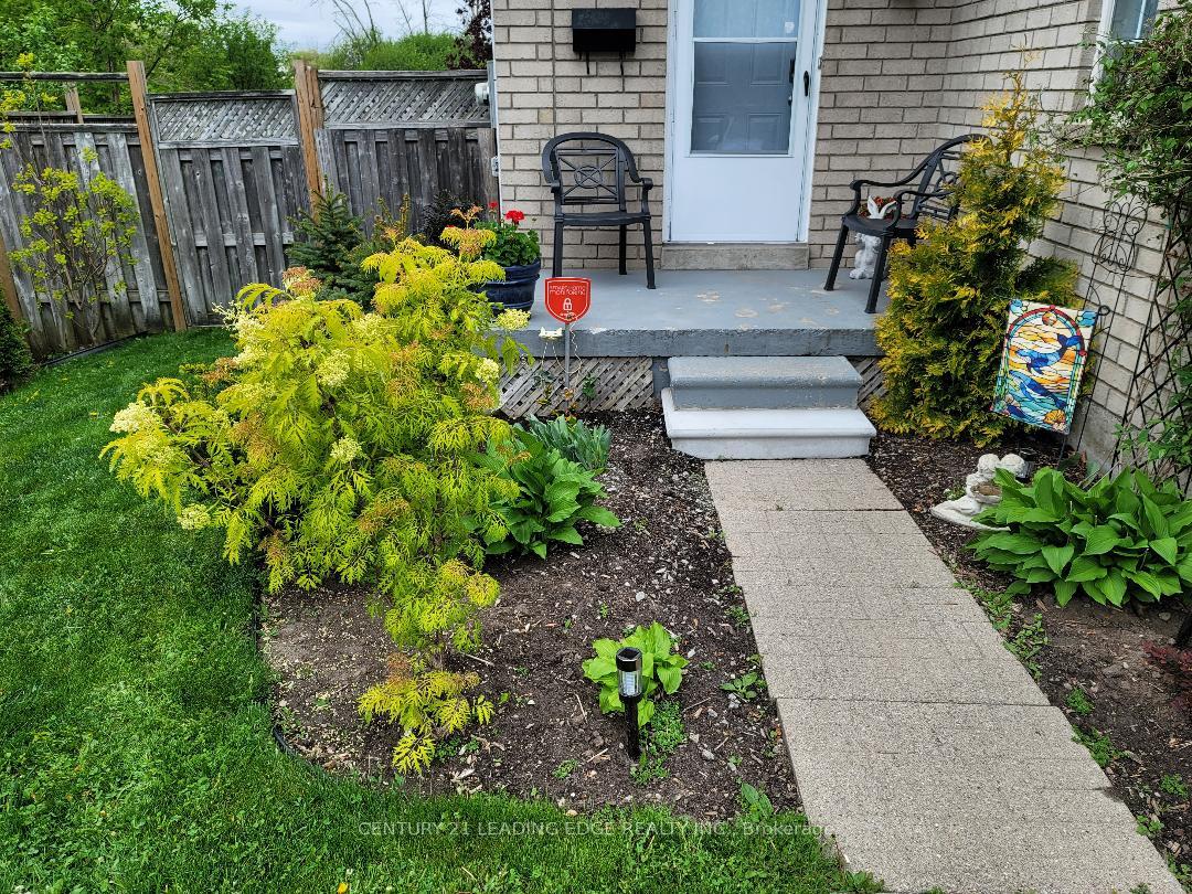 Photo 6 of 1566 Fieldgate Drive, Oshawa, Samac — HOMEH