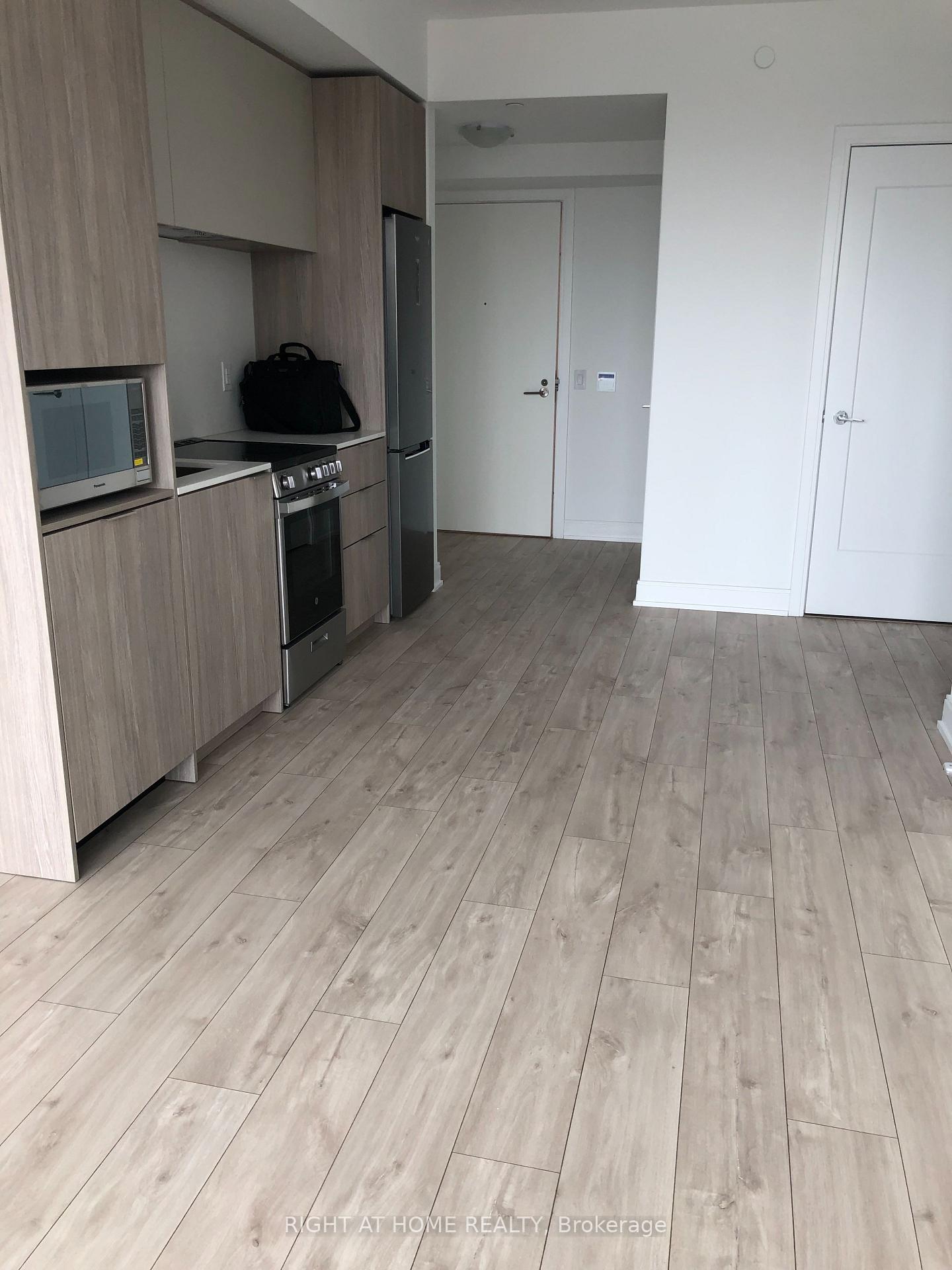 Photo 4 of Unit 3201, 70 Annie Craig Drive, Etobicoke, Mimico — HOMEH