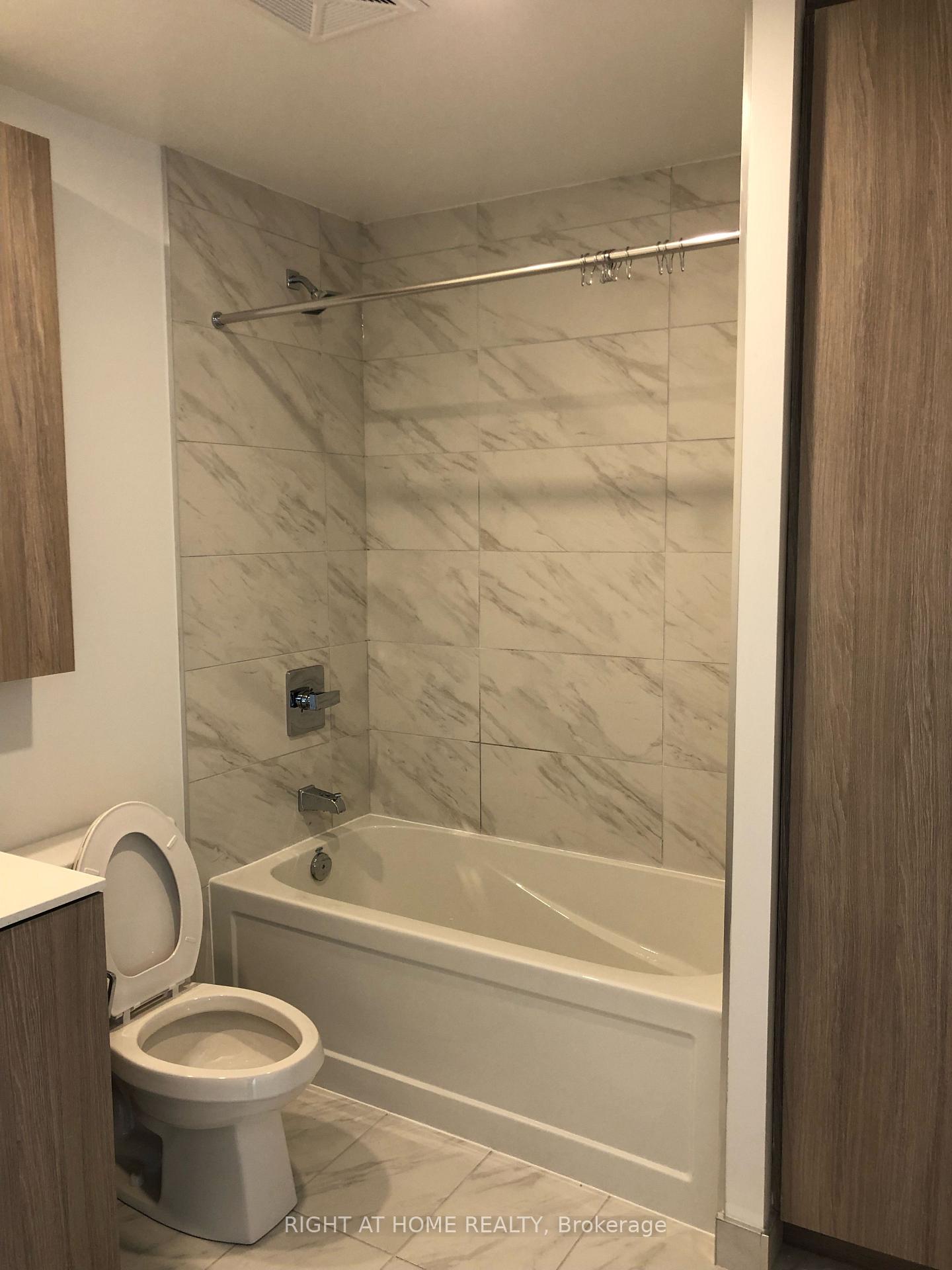 Photo 9 of Unit 3201, 70 Annie Craig Drive, Etobicoke, Mimico — HOMEH