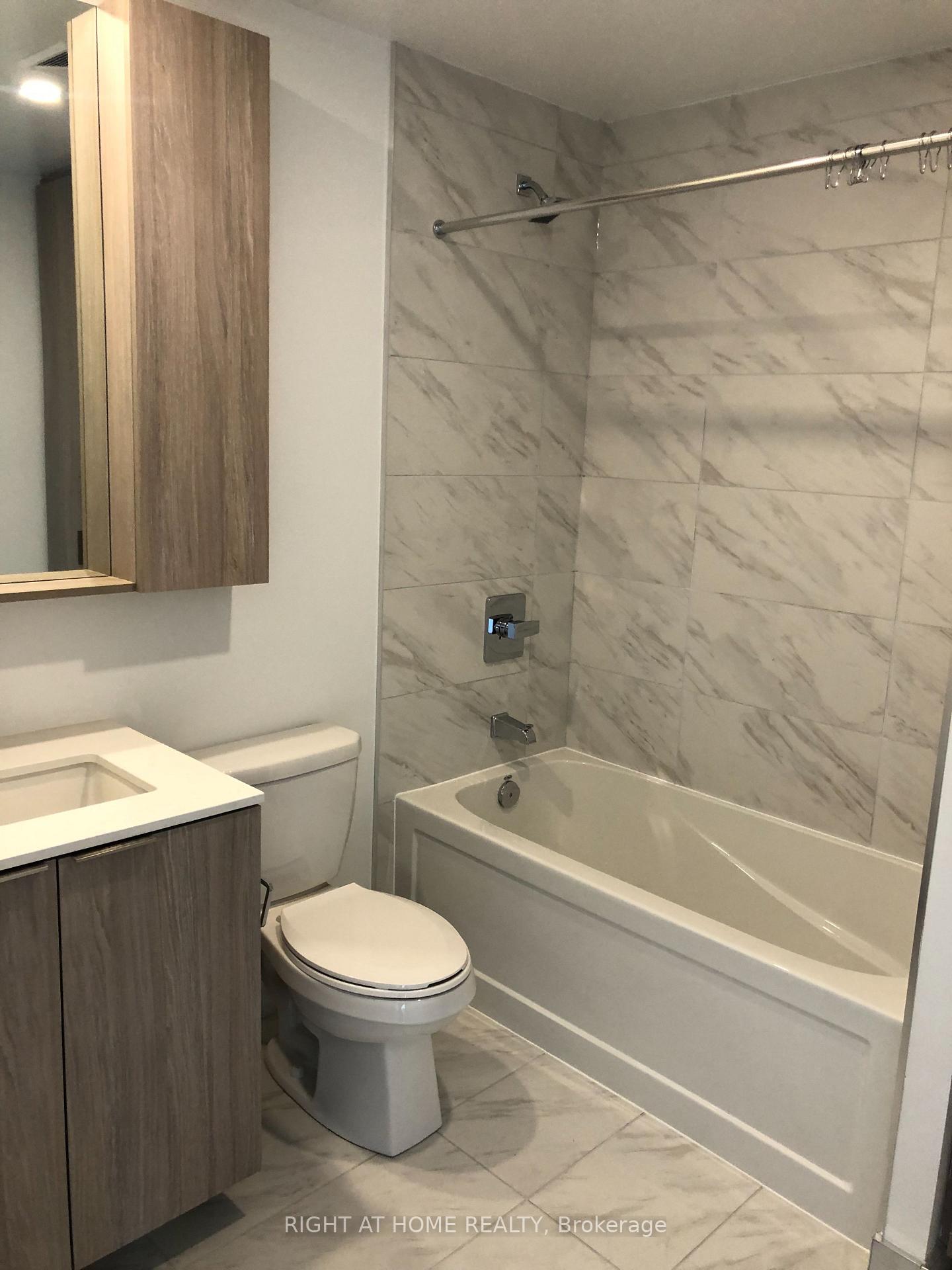 Photo 10 of Unit 3201, 70 Annie Craig Drive, Etobicoke, Mimico — HOMEH