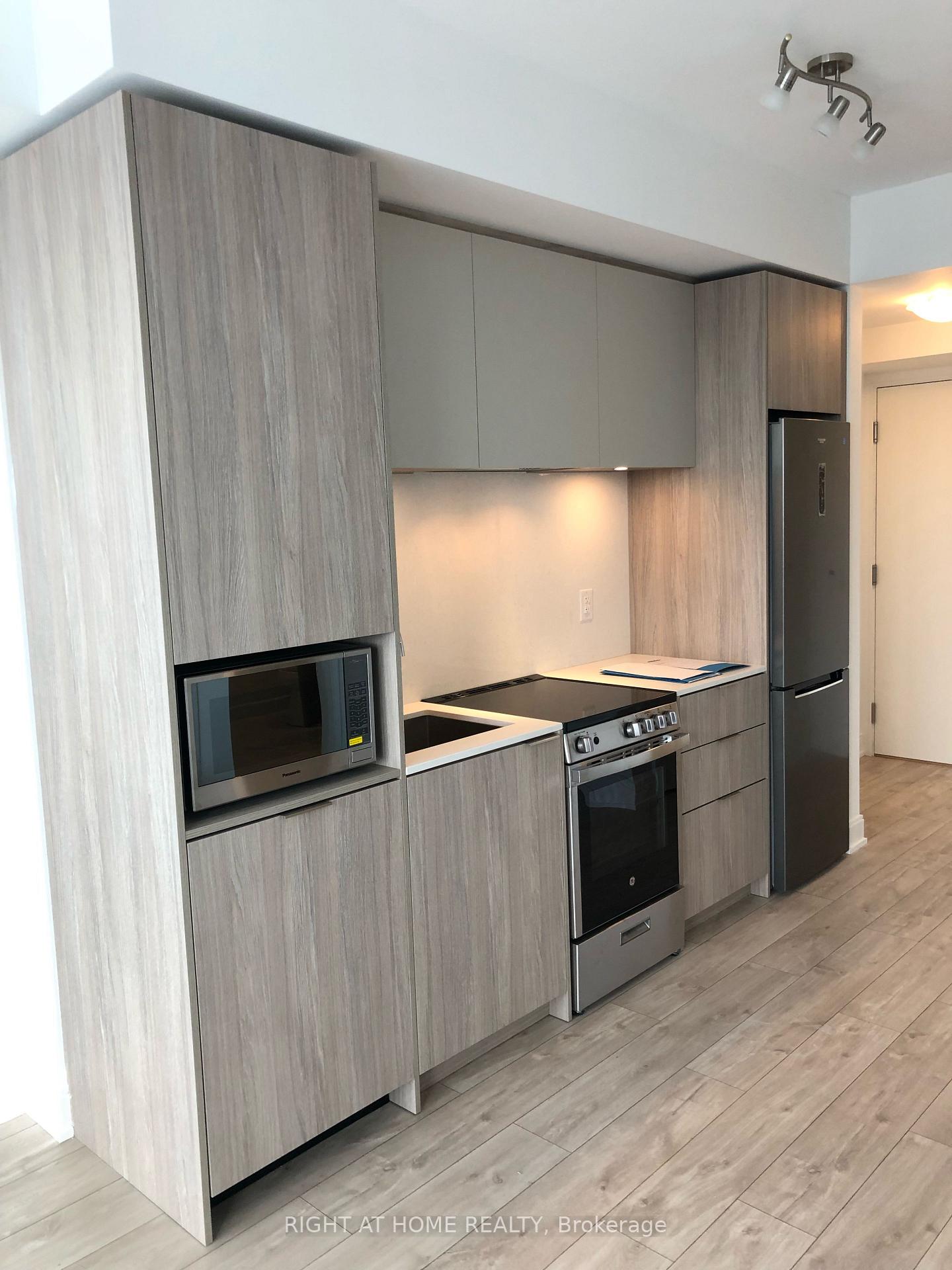 Photo 11 of Unit 3201, 70 Annie Craig Drive, Etobicoke, Mimico — HOMEH