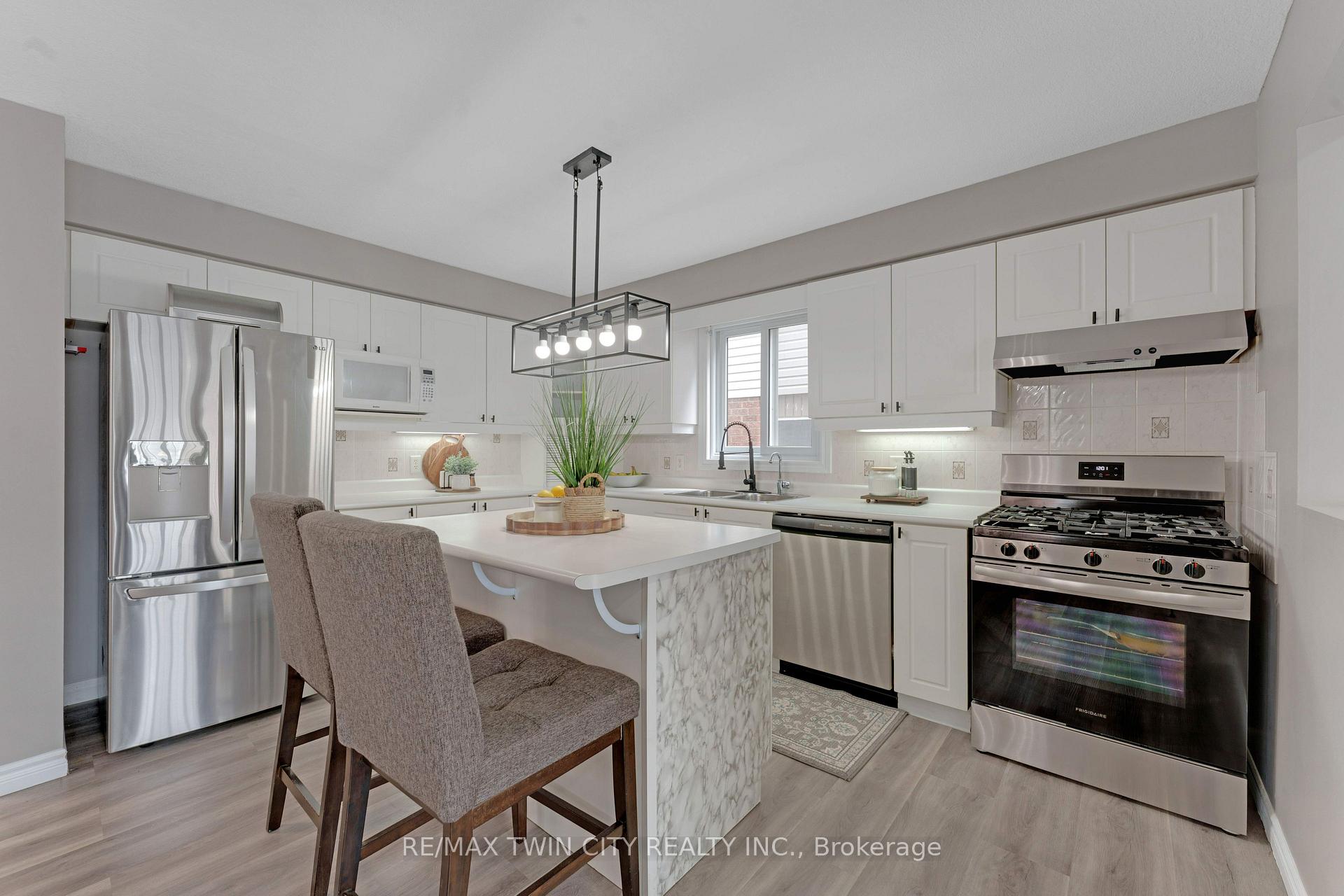 Photo 8 of 135 Cotton Grass Street, Kitchener, Larentian West — HOMEH