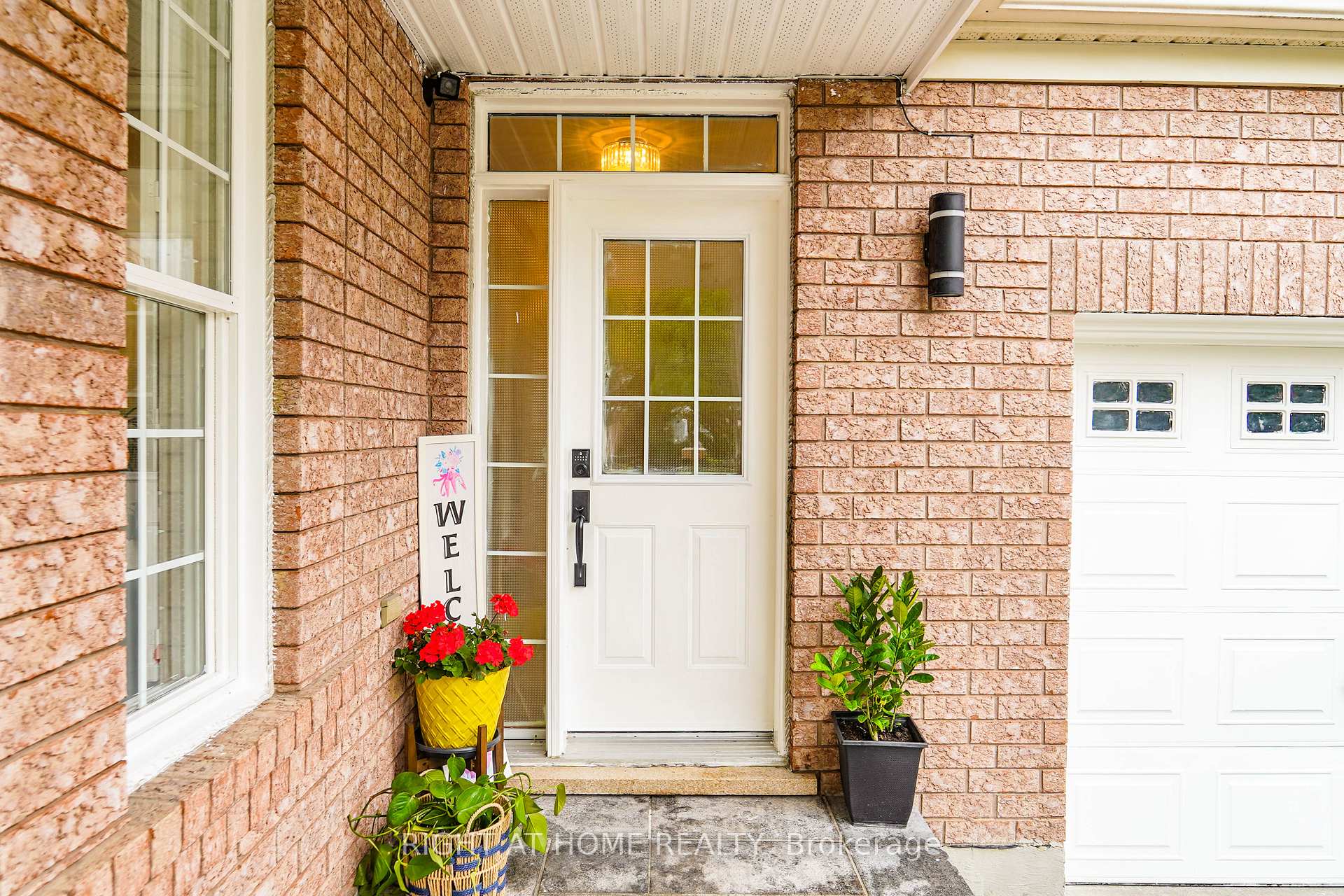 Photo 3 of 180 Raponi Circle, Scarborough, Rouge — HOMEH