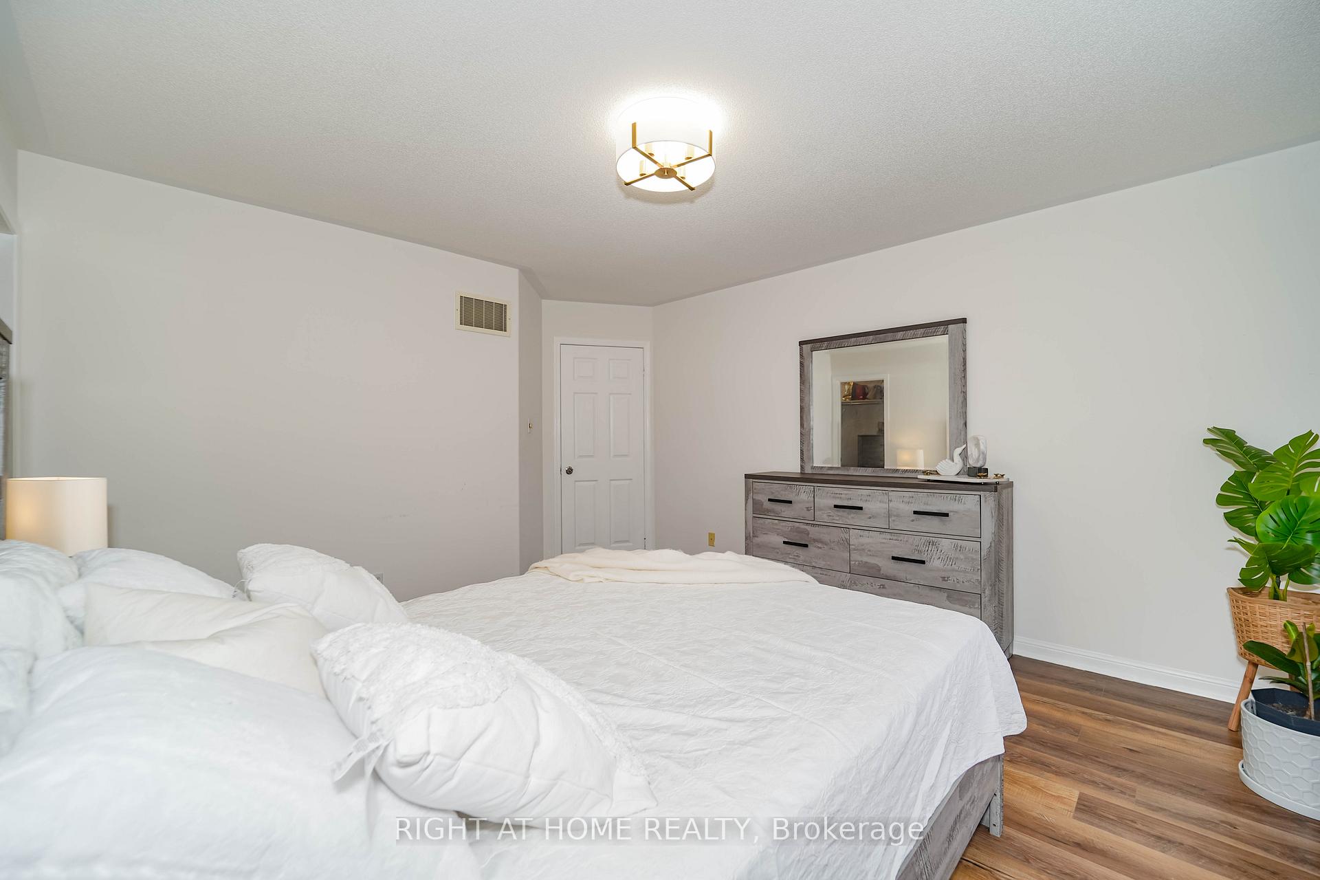 Photo 26 of 180 Raponi Circle, Scarborough, Rouge — HOMEH