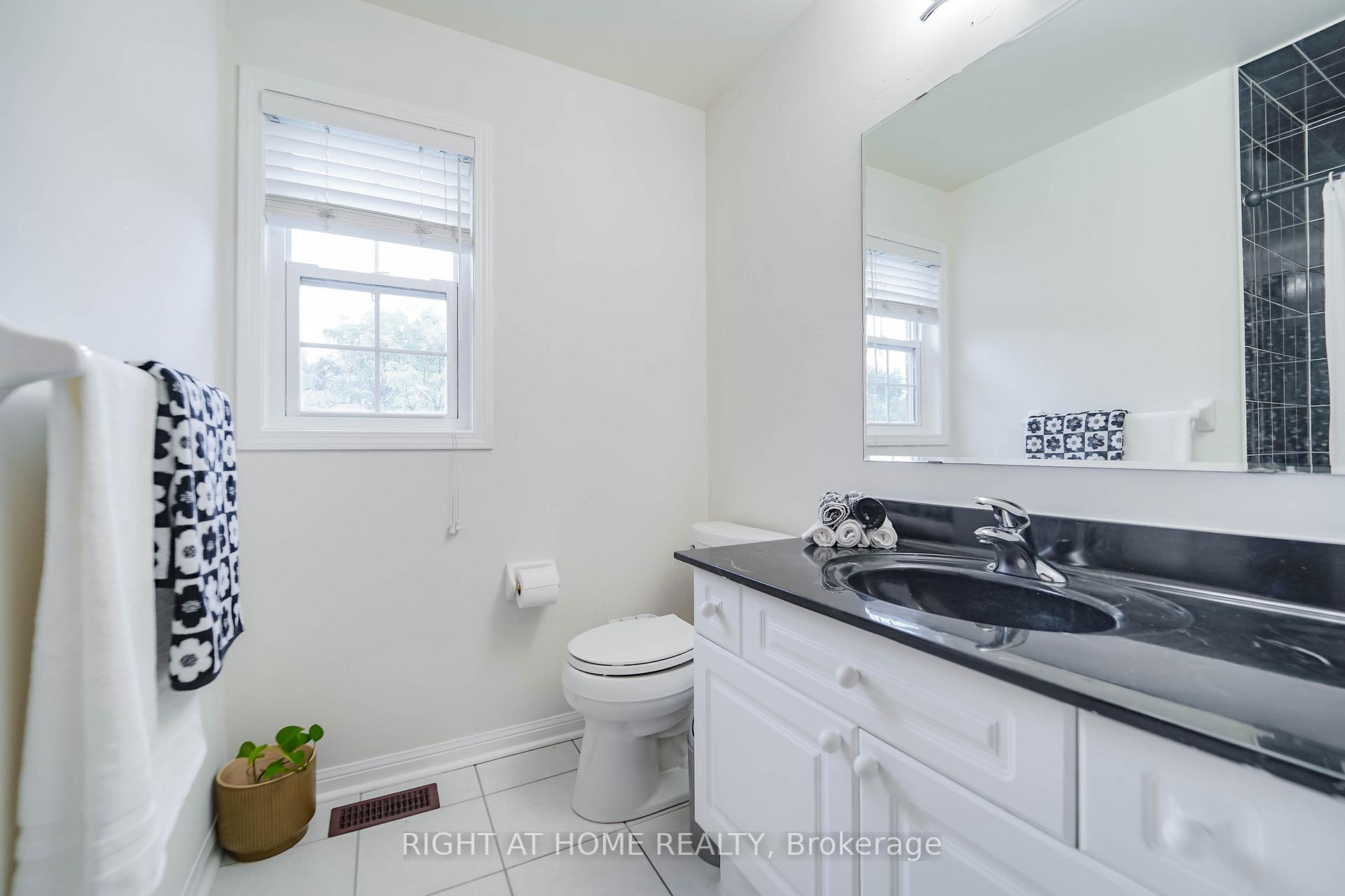 Photo 32 of 180 Raponi Circle, Scarborough, Rouge — HOMEH
