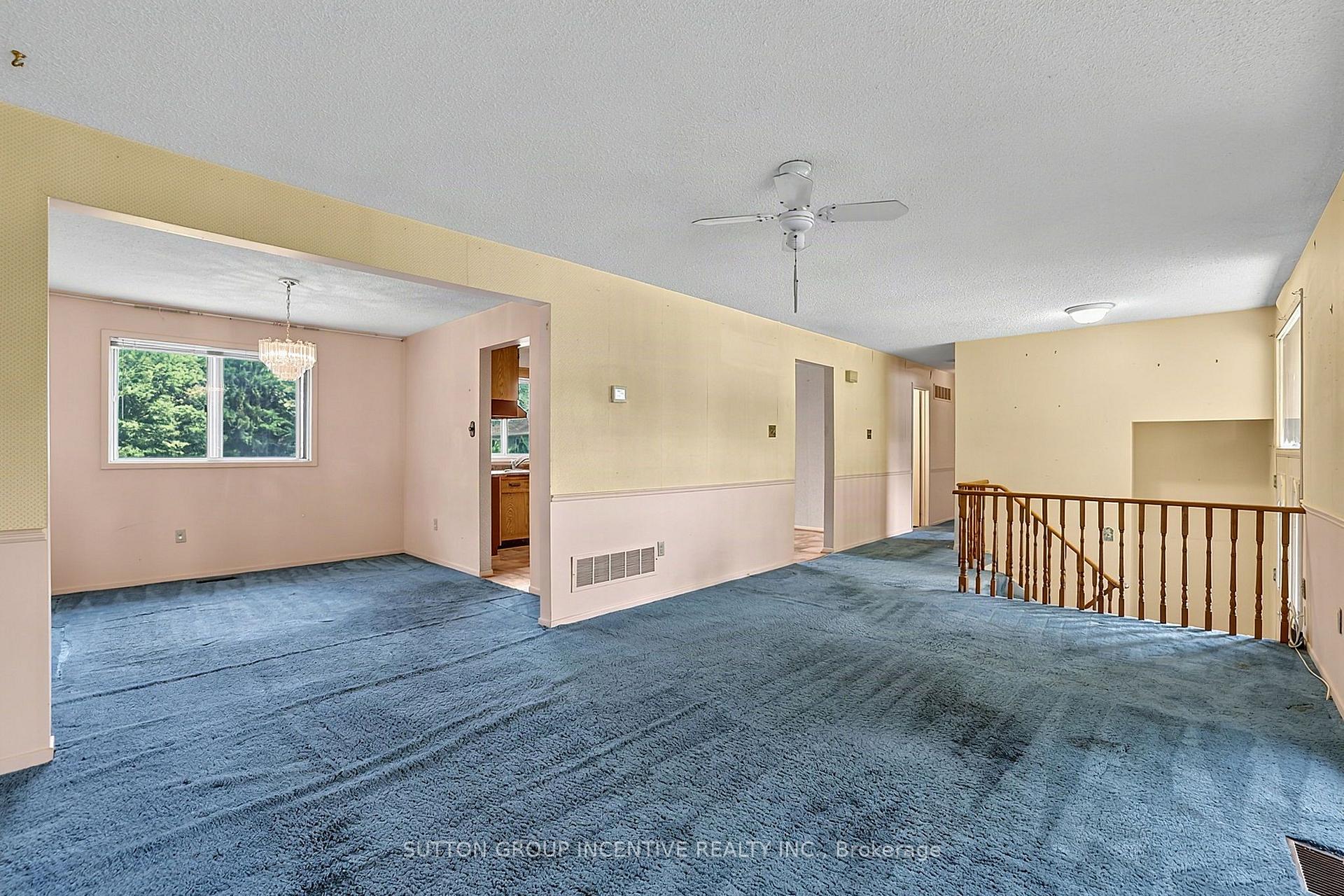 Photo 8 of 37 Moore Park Drive, King, Schomberg — HOMEH