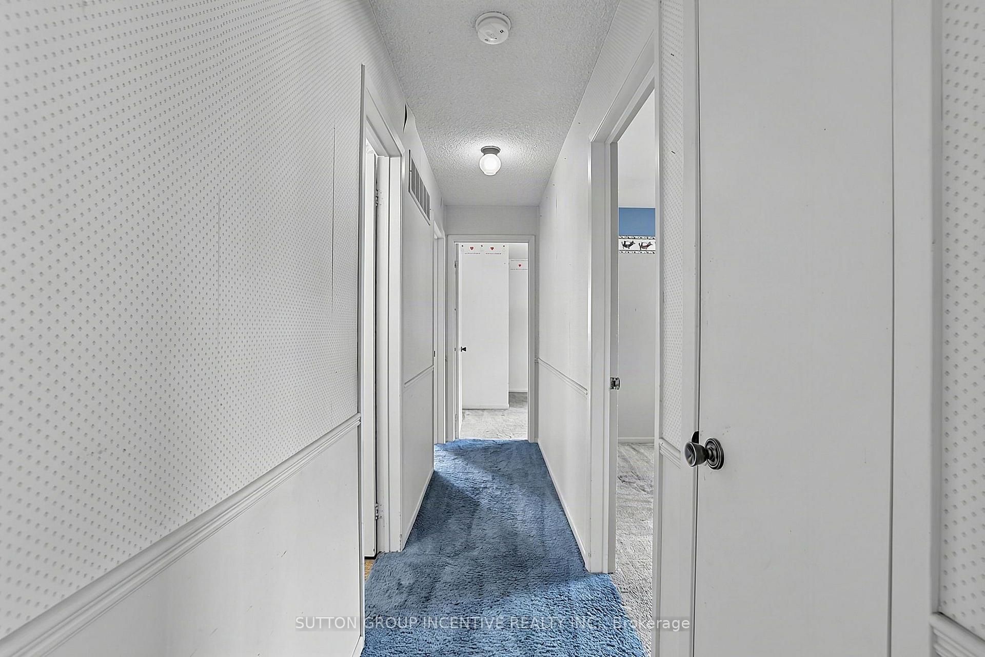 Photo 12 of 37 Moore Park Drive, King, Schomberg — HOMEH