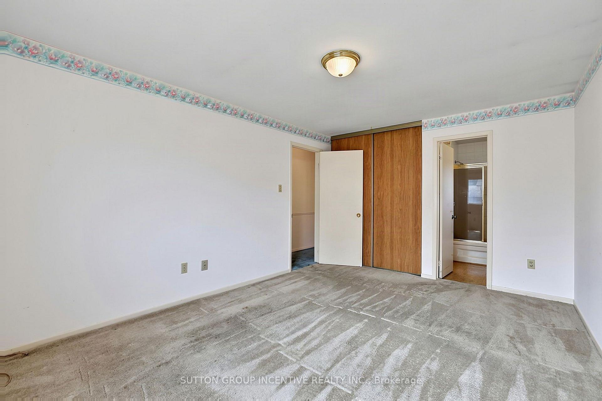Photo 16 of 37 Moore Park Drive, King, Schomberg — HOMEH