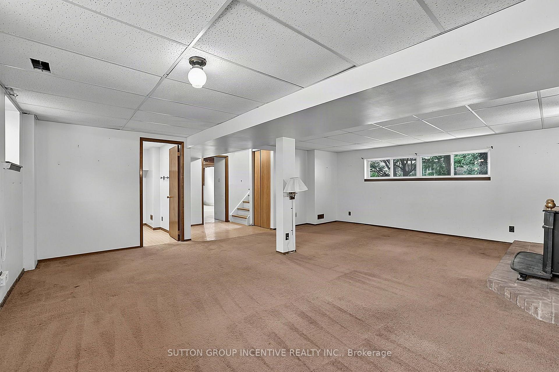 Photo 19 of 37 Moore Park Drive, King, Schomberg — HOMEH