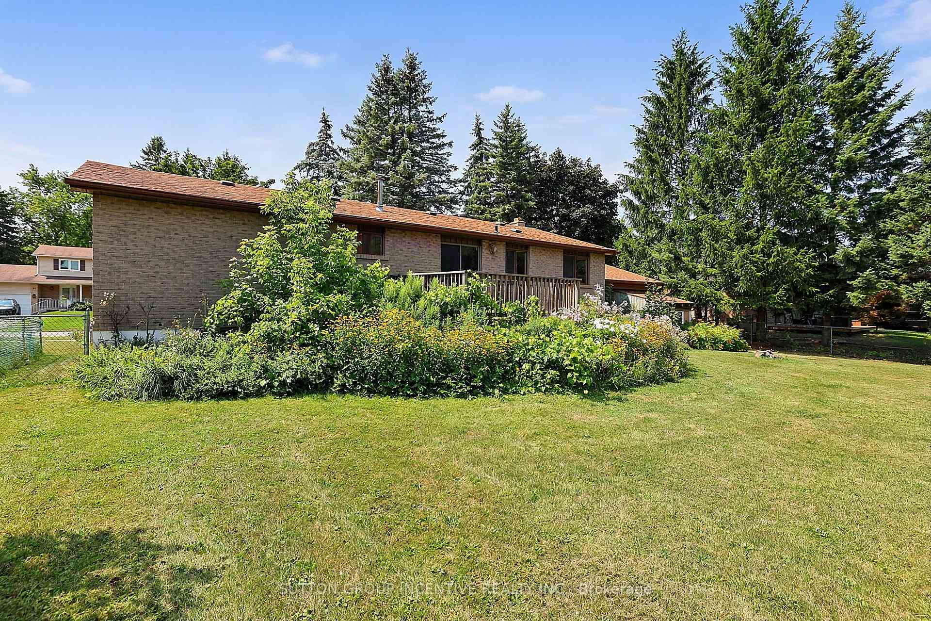 Photo 24 of 37 Moore Park Drive, King, Schomberg — HOMEH
