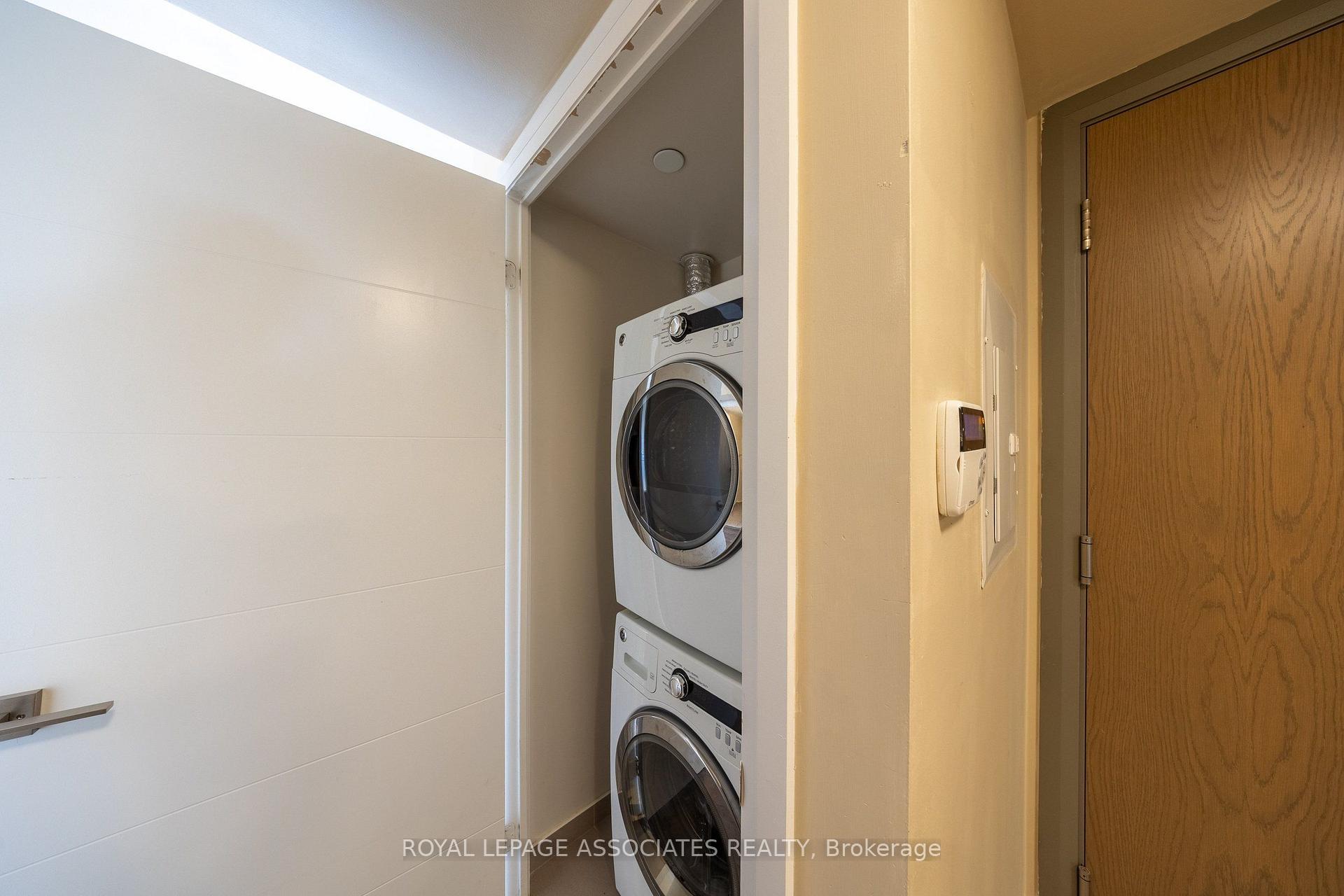 Photo 4 of Unit 1101, 18 Uptown Drive, Markham, Unionville — HOMEH