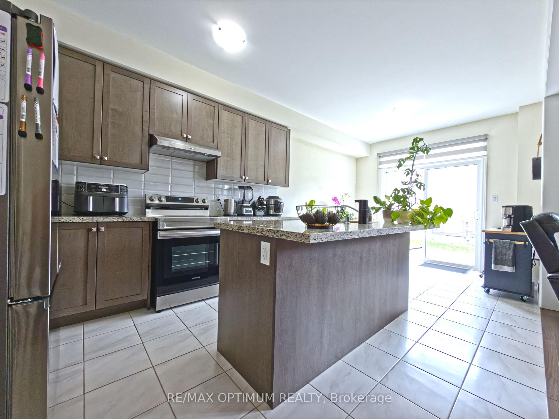 Photo 11 of 3 Armilia Place, Whitby, Rural Whitby — HOMEH