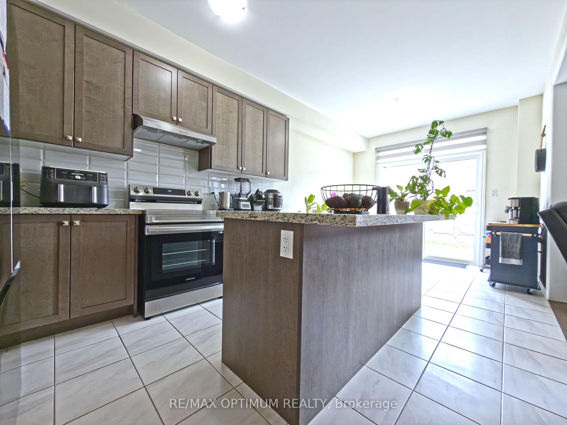 Photo 12 of 3 Armilia Place, Whitby, Rural Whitby — HOMEH
