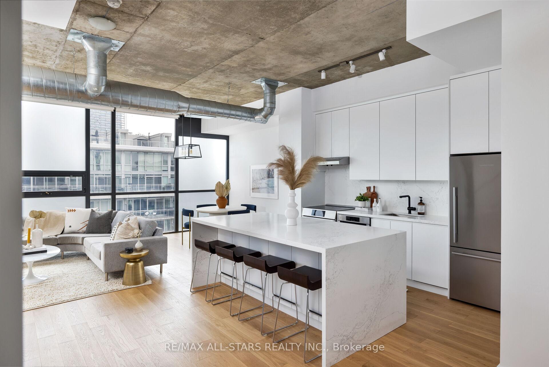 Photo 8 of Unit Ph1011, 60 Bathurst Street, Toronto, Niagara — HOMEH