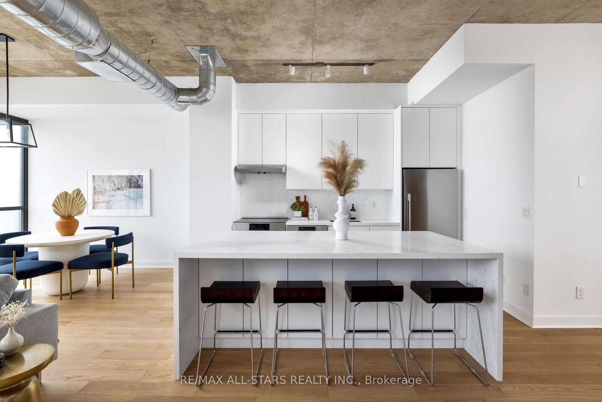 Photo 10 of Unit Ph1011, 60 Bathurst Street, Toronto, Niagara — HOMEH