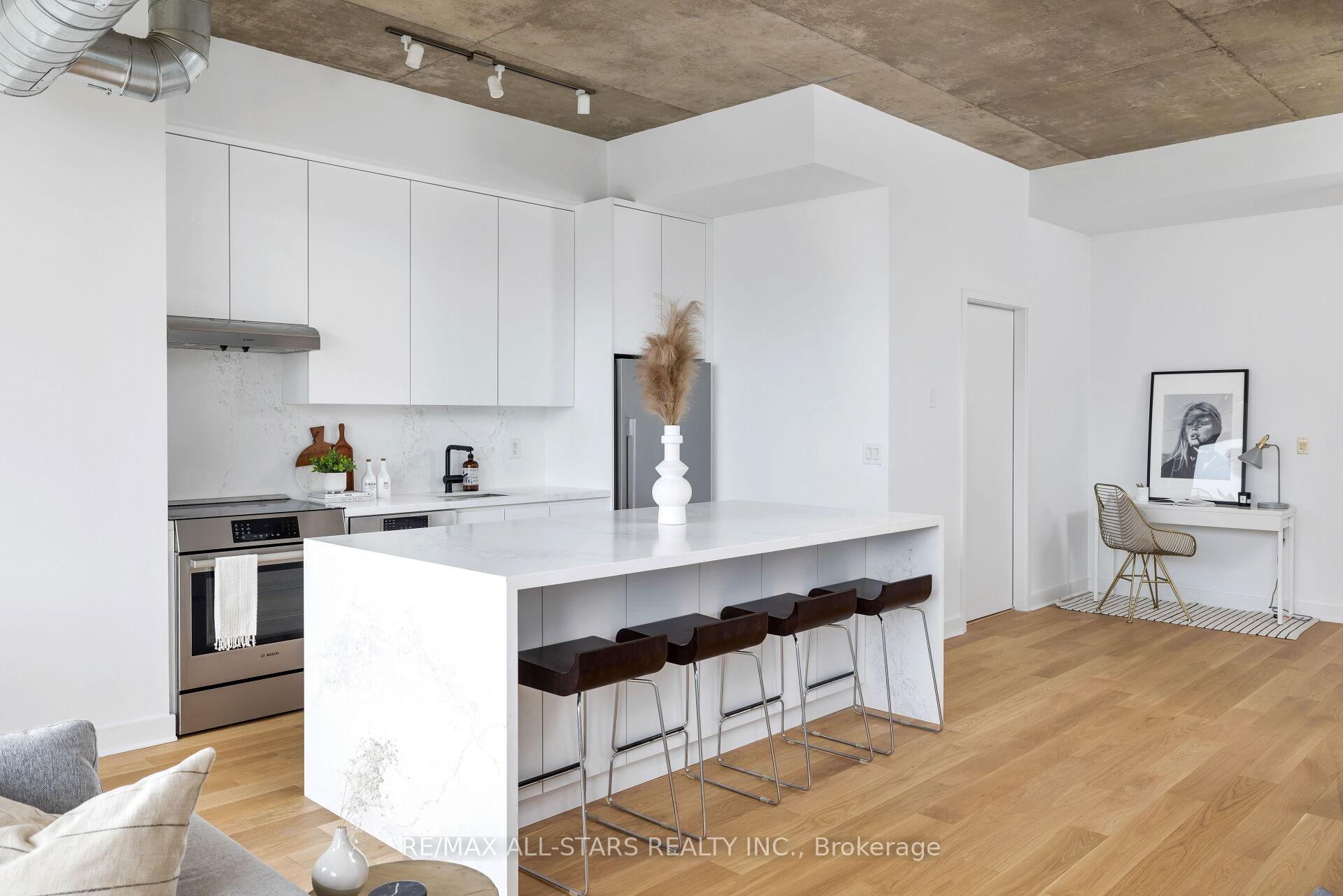 Photo 12 of Unit Ph1011, 60 Bathurst Street, Toronto, Niagara — HOMEH