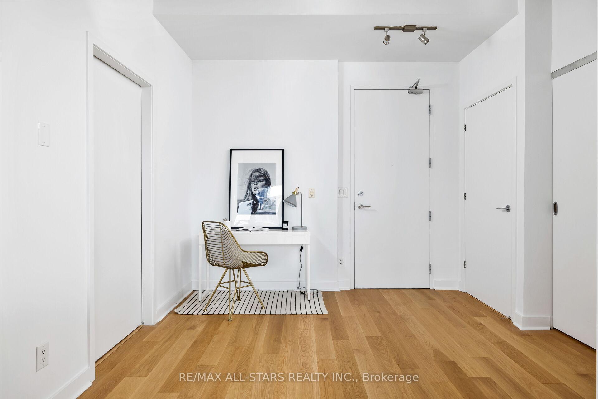 Photo 13 of Unit Ph1011, 60 Bathurst Street, Toronto, Niagara — HOMEH