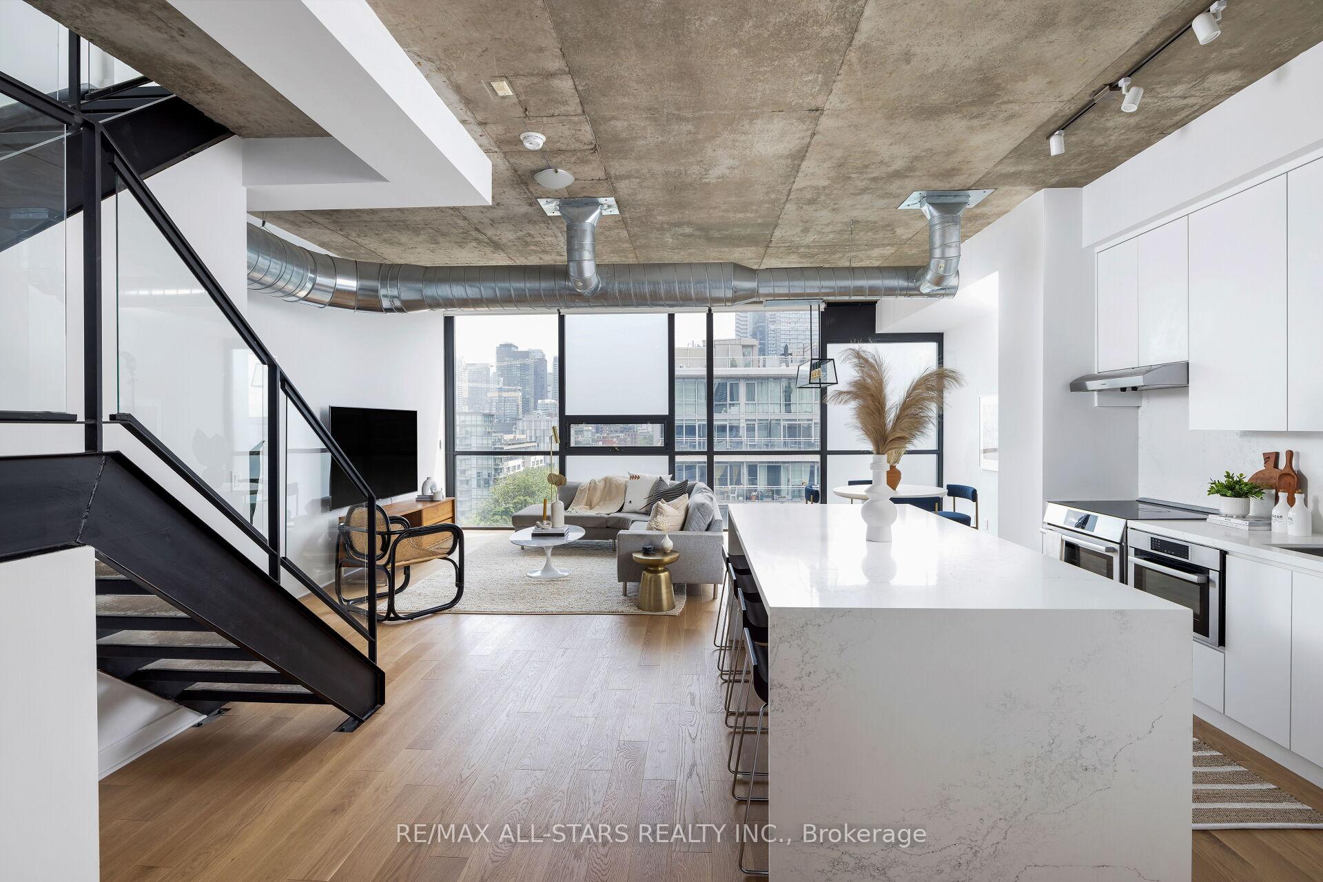Photo 16 of Unit Ph1011, 60 Bathurst Street, Toronto, Niagara — HOMEH