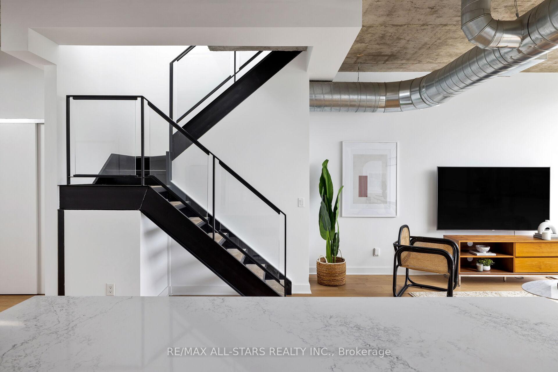 Photo 17 of Unit Ph1011, 60 Bathurst Street, Toronto, Niagara — HOMEH