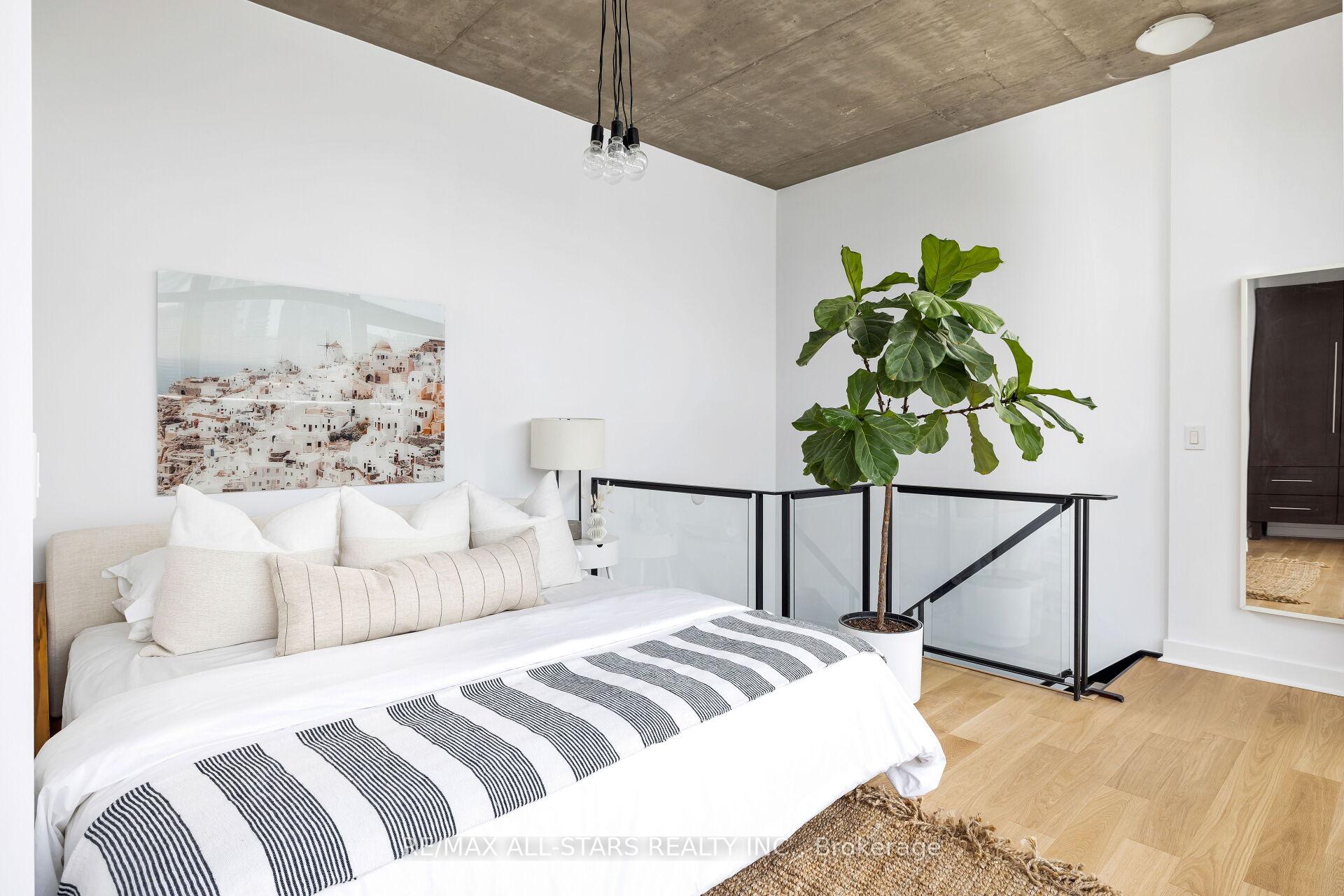 Photo 20 of Unit Ph1011, 60 Bathurst Street, Toronto, Niagara — HOMEH