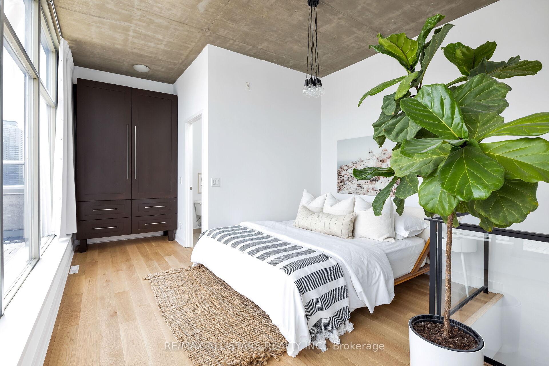 Photo 21 of Unit Ph1011, 60 Bathurst Street, Toronto, Niagara — HOMEH