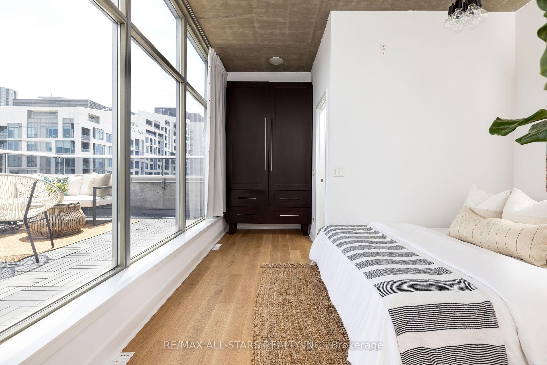 Photo 23 of Unit Ph1011, 60 Bathurst Street, Toronto, Niagara — HOMEH