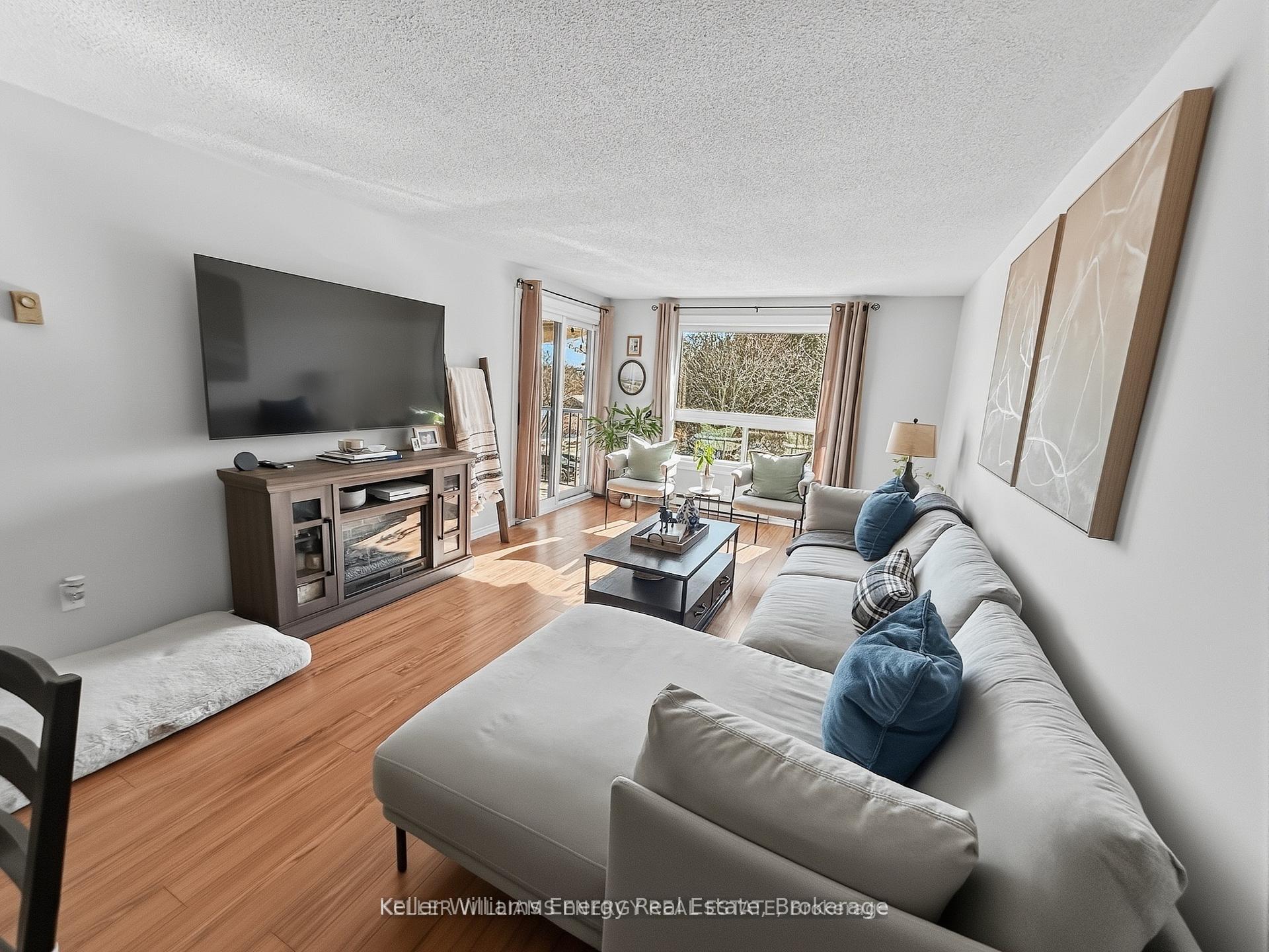 Photo 3 of Unit 304, 219 Main Street N, Uxbridge, Rural Uxbridge — HOMEH