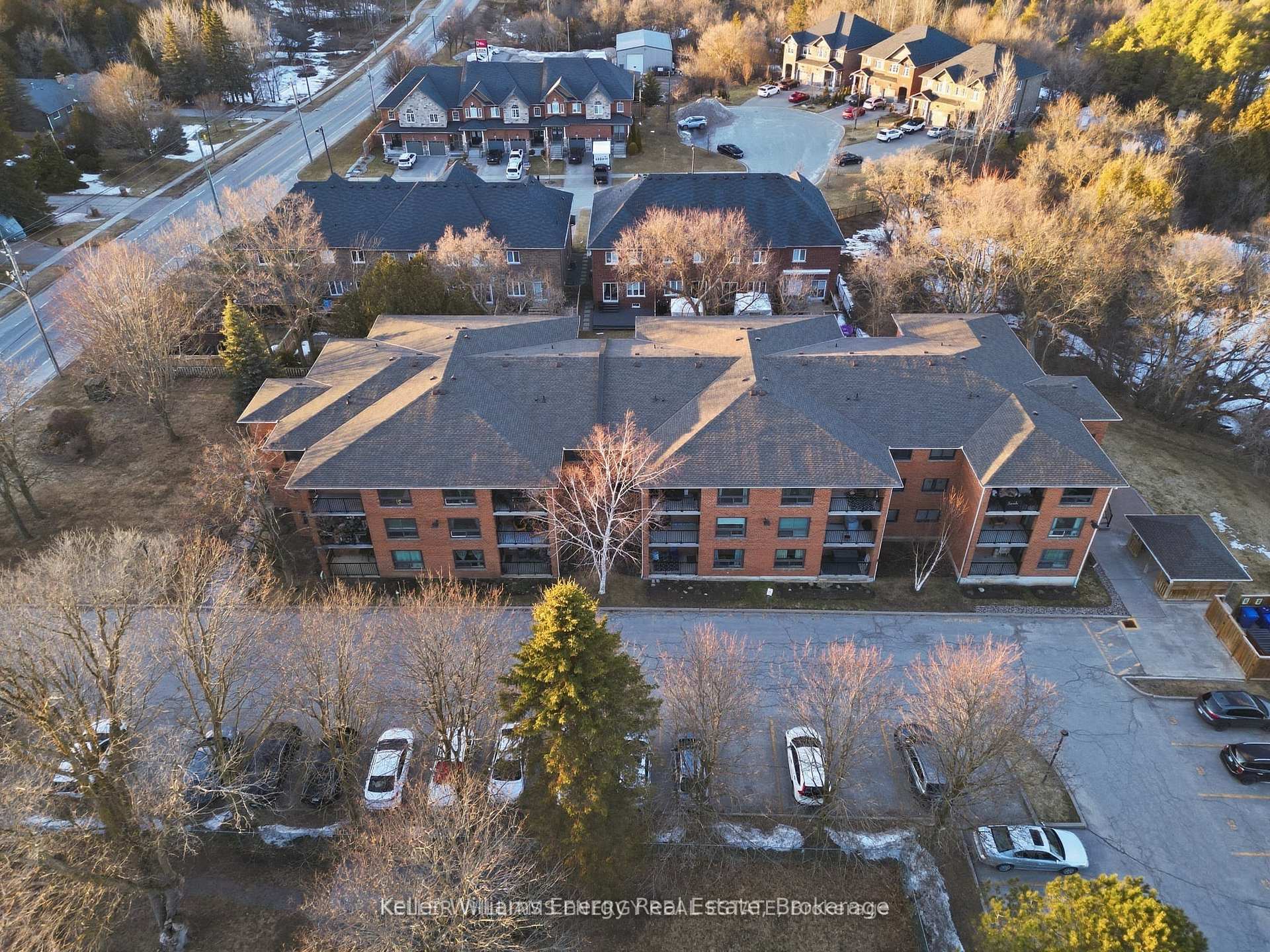 Photo 4 of Unit 304, 219 Main Street N, Uxbridge, Rural Uxbridge — HOMEH