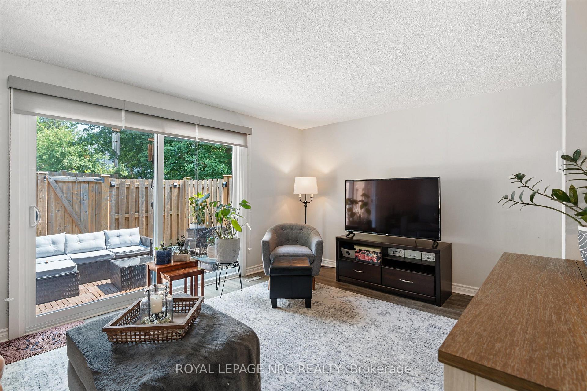 Photo 18 of Unit 6, 6767 Thorold Stone Road, Niagara Falls, Stamford — HOMEH