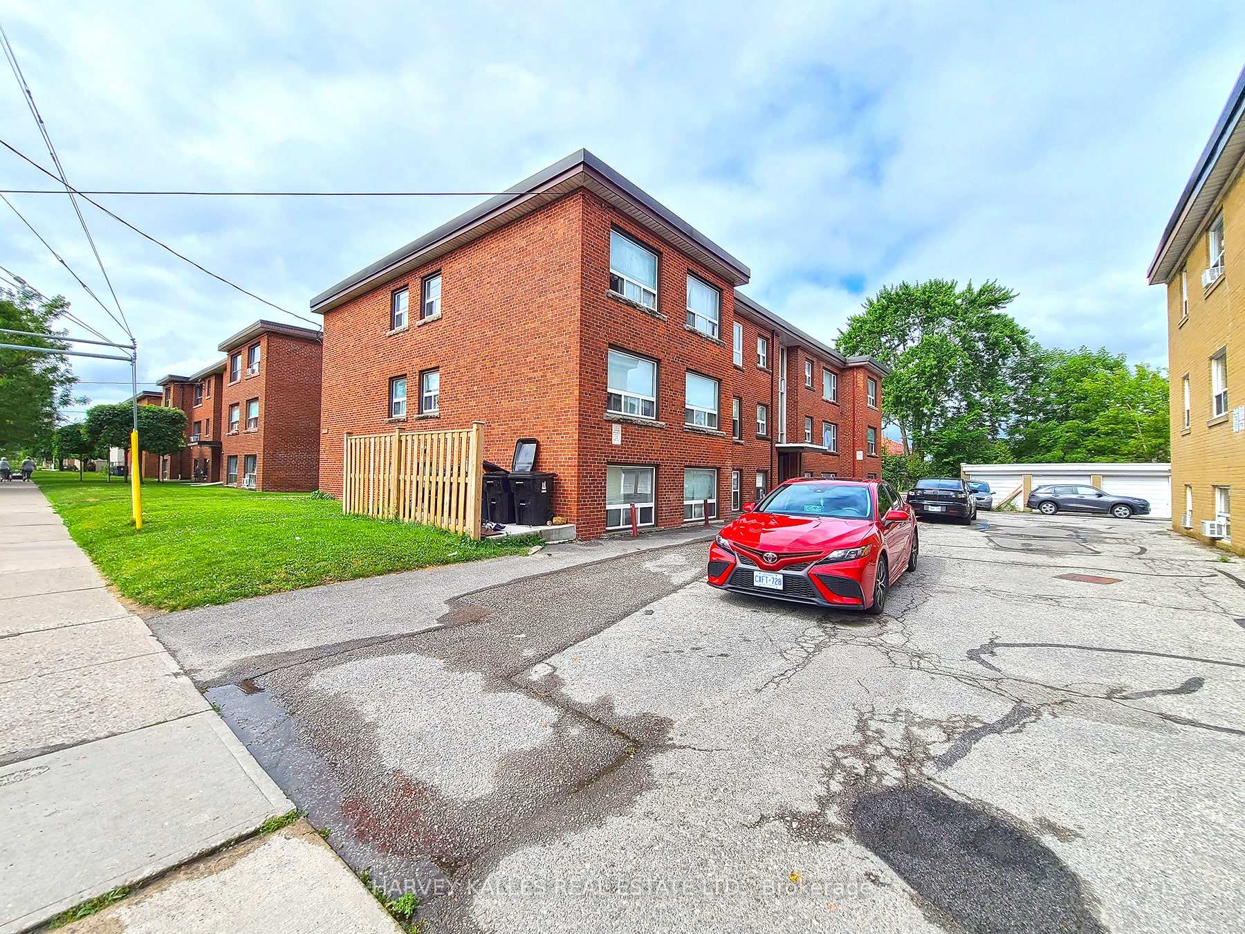 Front of Unit 9, 2434 Keele Street