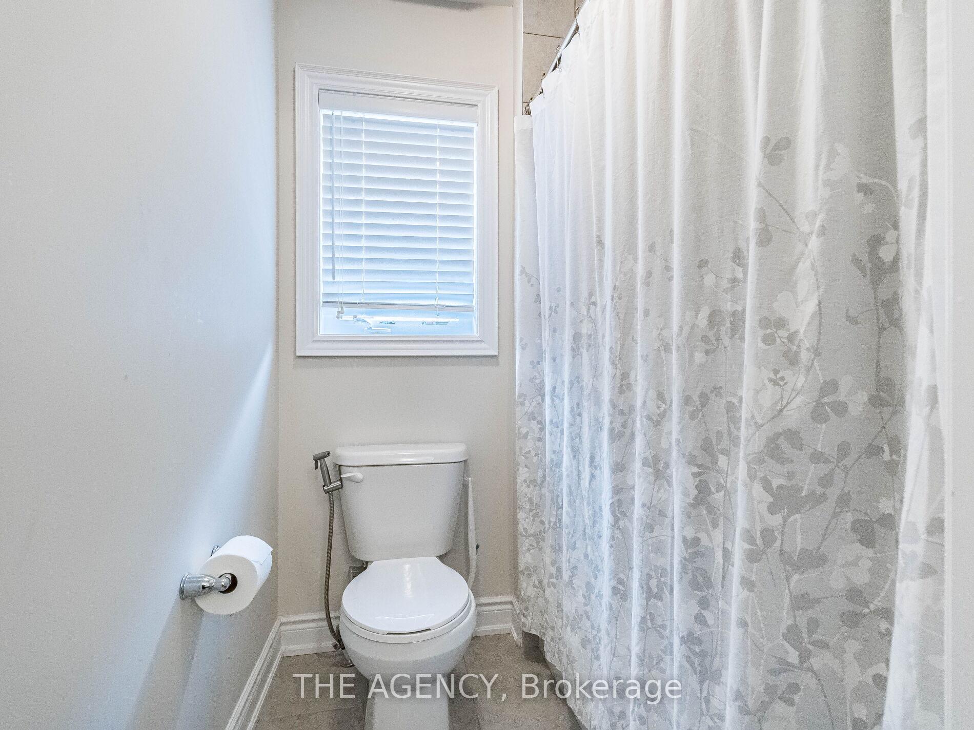 Photo 42 of 8779 Chickory Trail, Niagara Falls, Brown — HOMEH