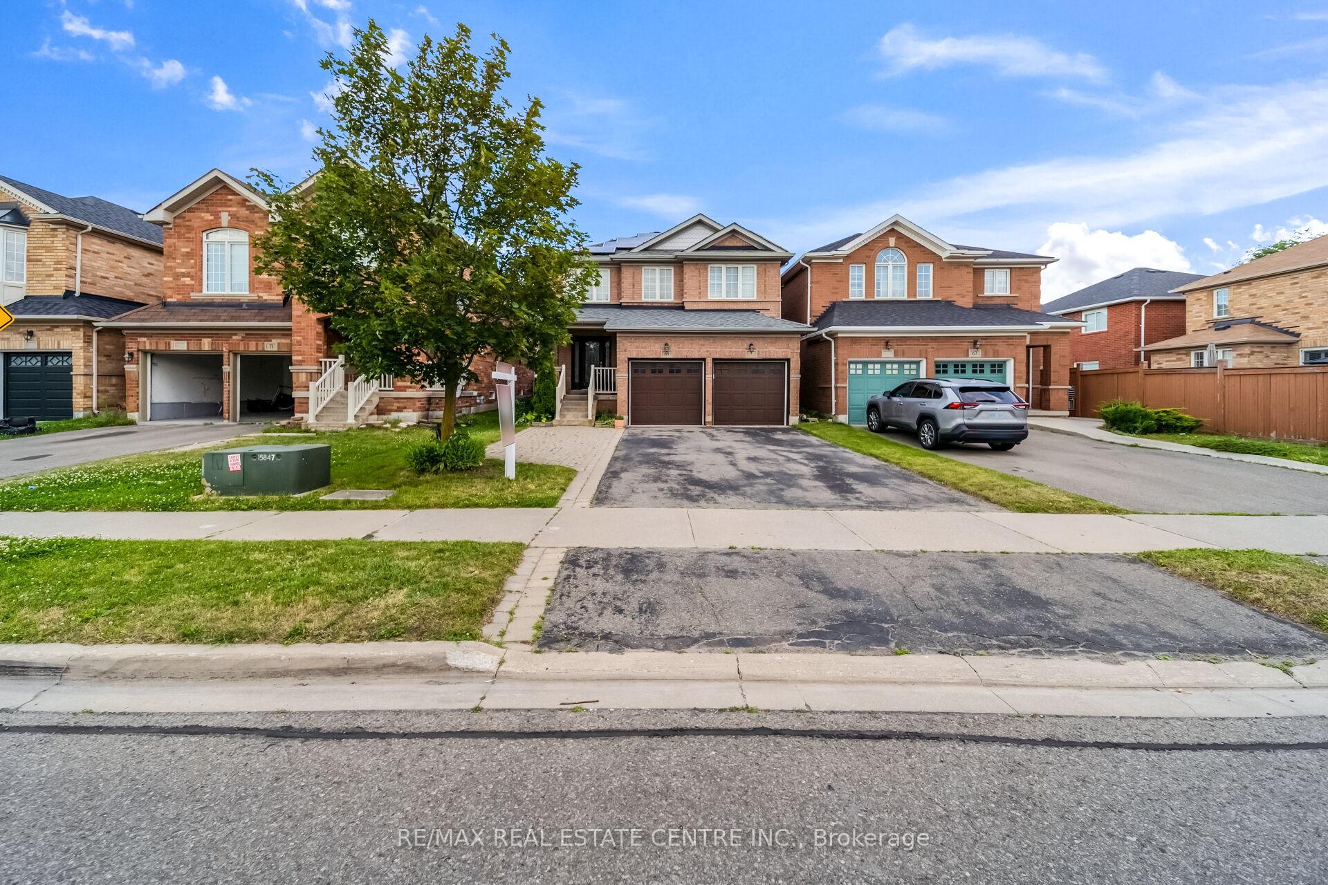 Photo 2 of 69 Crown Victoria Drive, Brampton, Fletcher's Meadow — HOMEH