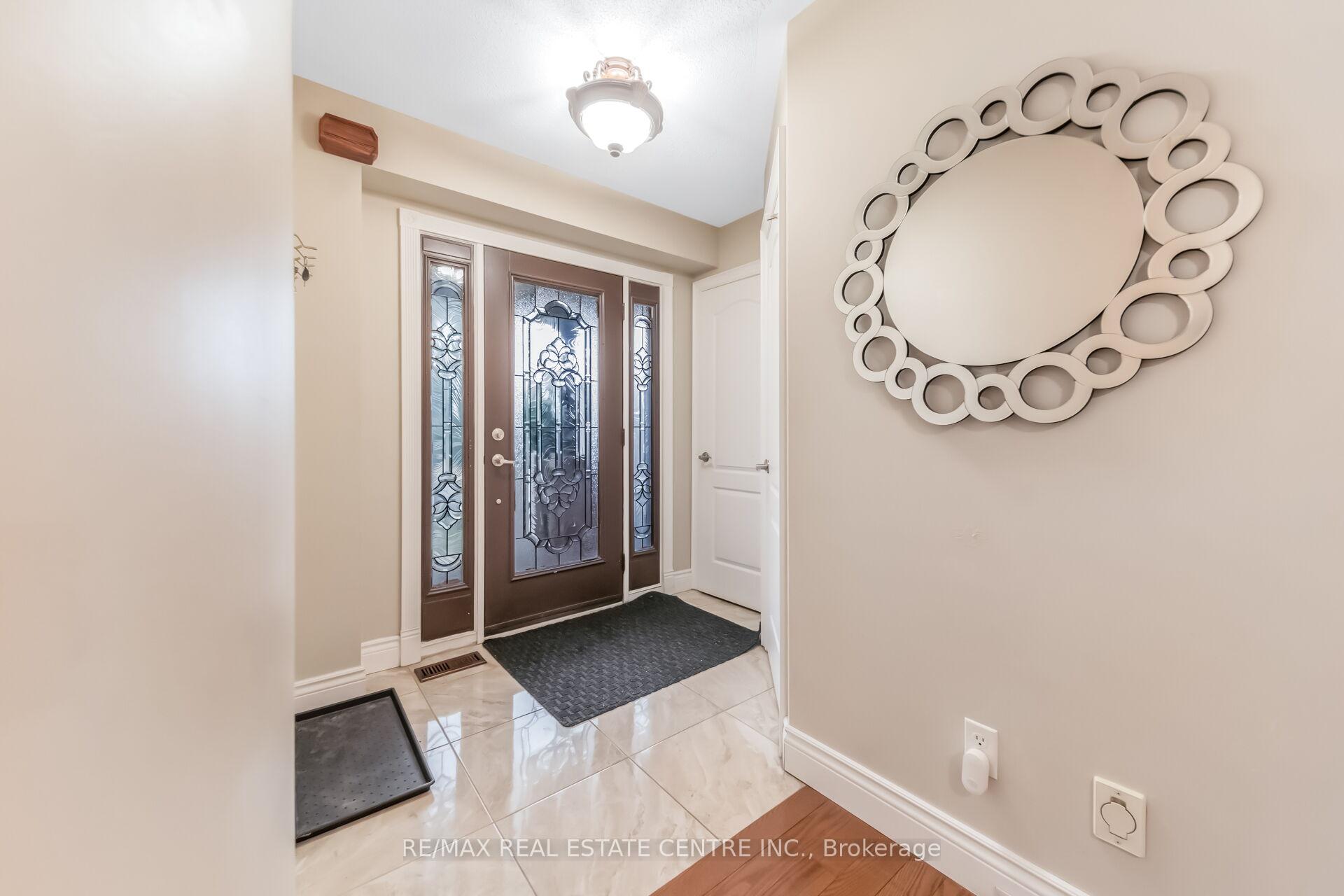 Photo 5 of 69 Crown Victoria Drive, Brampton, Fletcher's Meadow — HOMEH