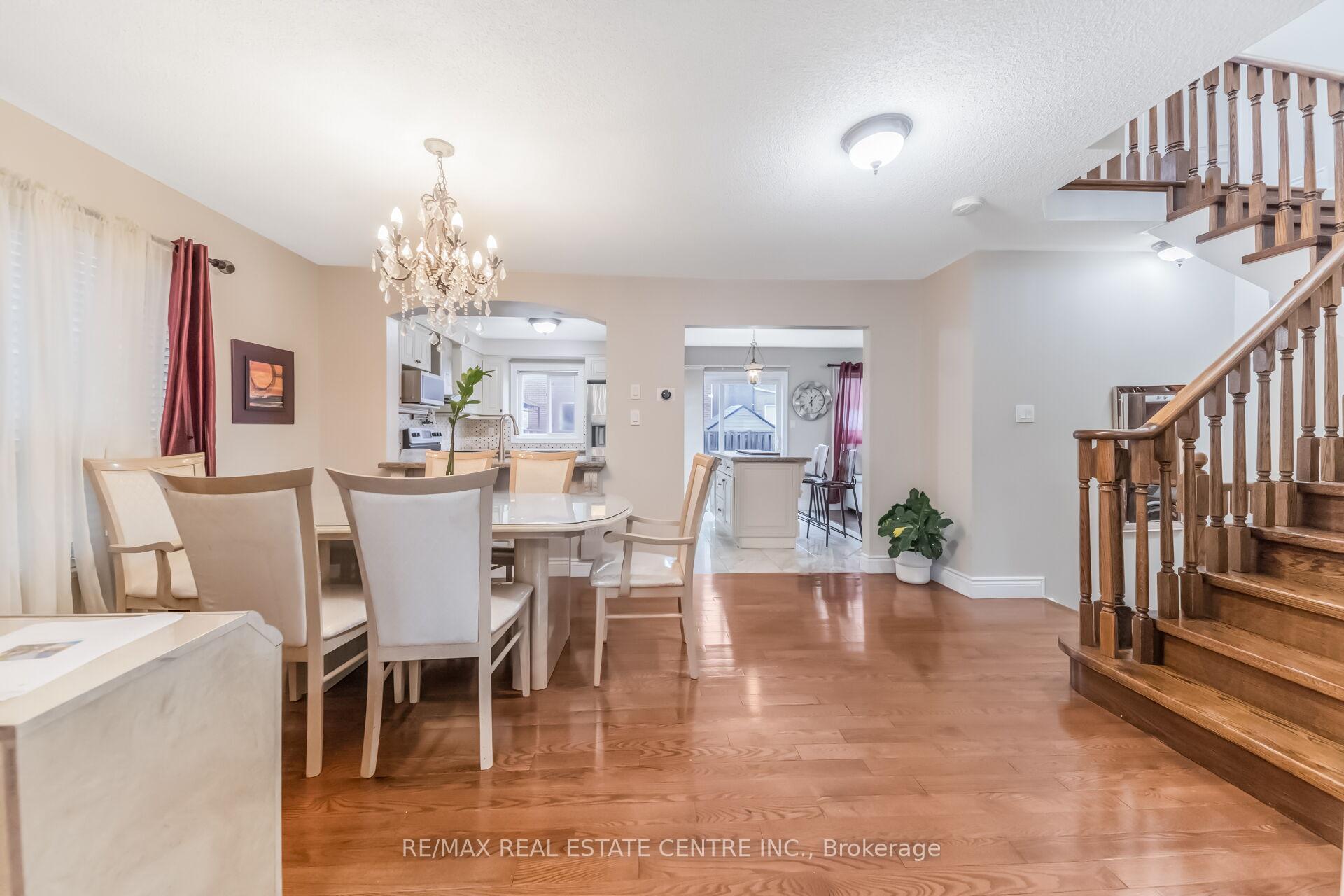 Photo 8 of 69 Crown Victoria Drive, Brampton, Fletcher's Meadow — HOMEH