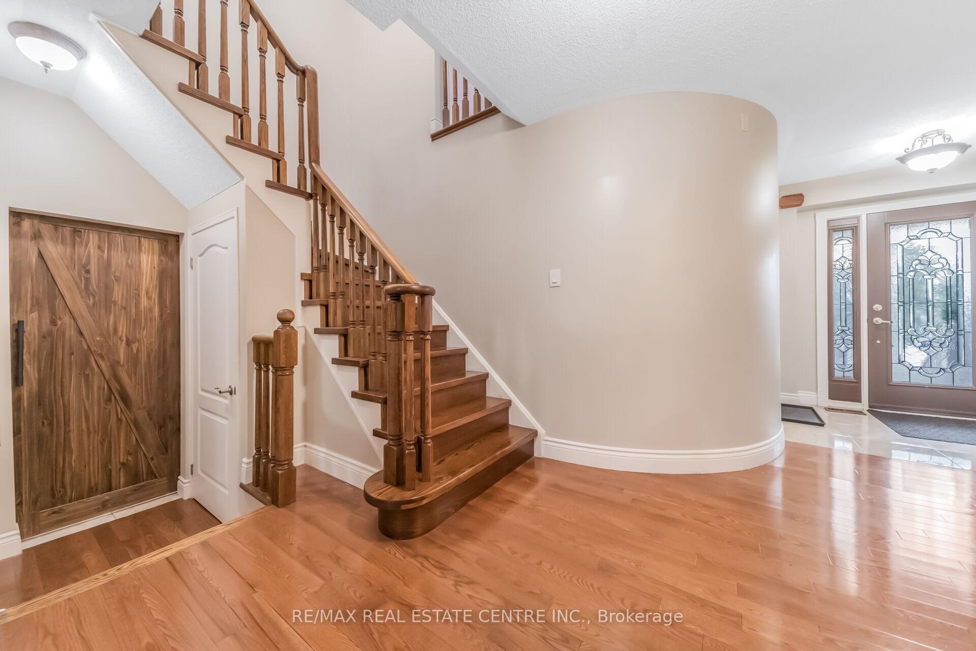 Photo 10 of 69 Crown Victoria Drive, Brampton, Fletcher's Meadow — HOMEH
