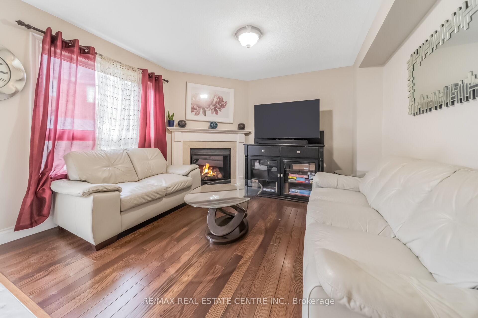 Photo 12 of 69 Crown Victoria Drive, Brampton, Fletcher's Meadow — HOMEH