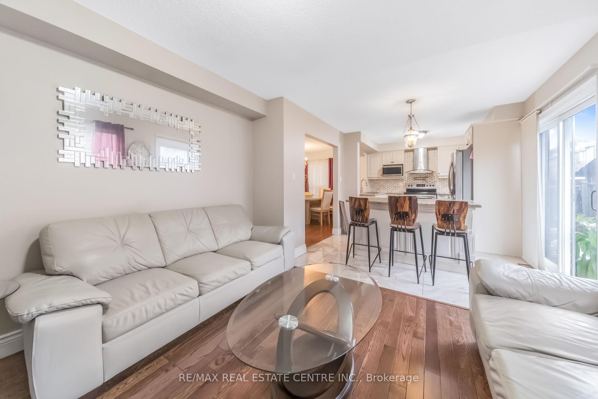 Photo 14 of 69 Crown Victoria Drive, Brampton, Fletcher's Meadow — HOMEH