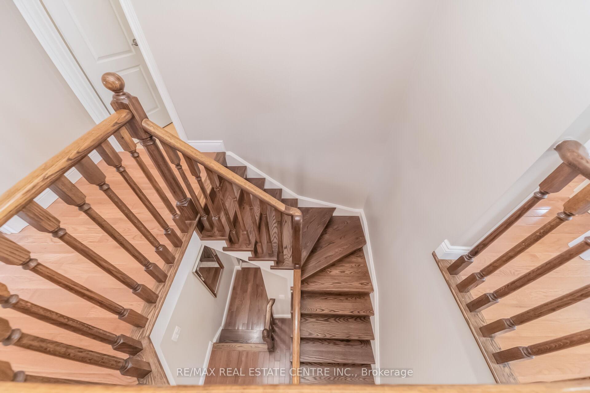Photo 26 of 69 Crown Victoria Drive, Brampton, Fletcher's Meadow — HOMEH
