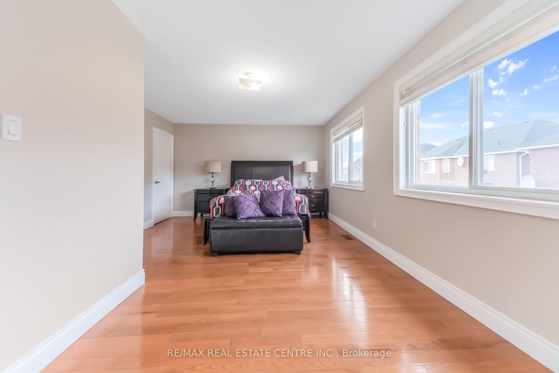 Photo 29 of 69 Crown Victoria Drive, Brampton, Fletcher's Meadow — HOMEH