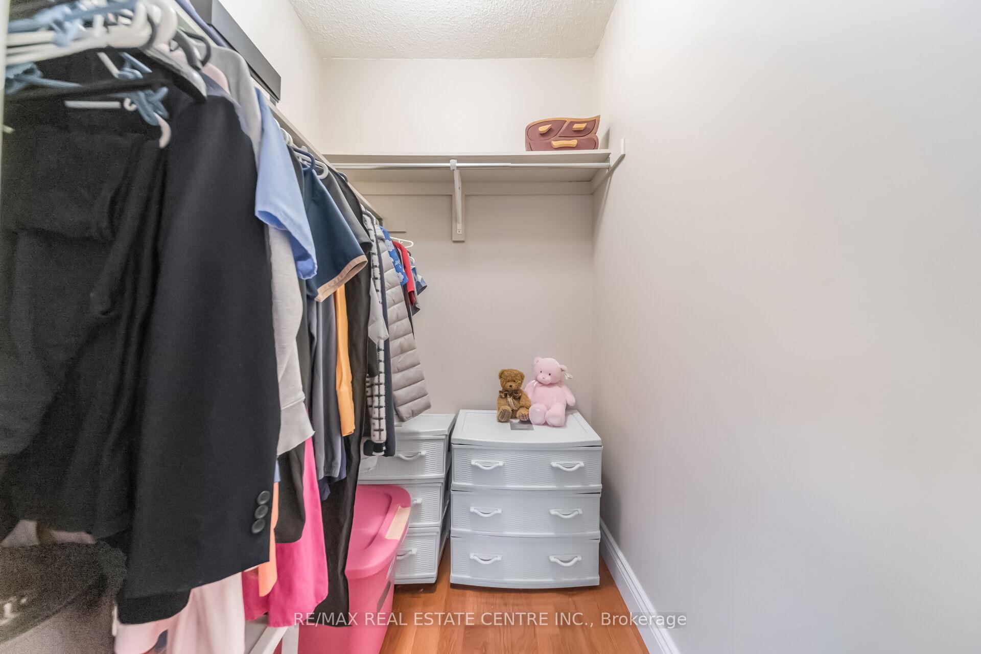 Photo 32 of 69 Crown Victoria Drive, Brampton, Fletcher's Meadow — HOMEH