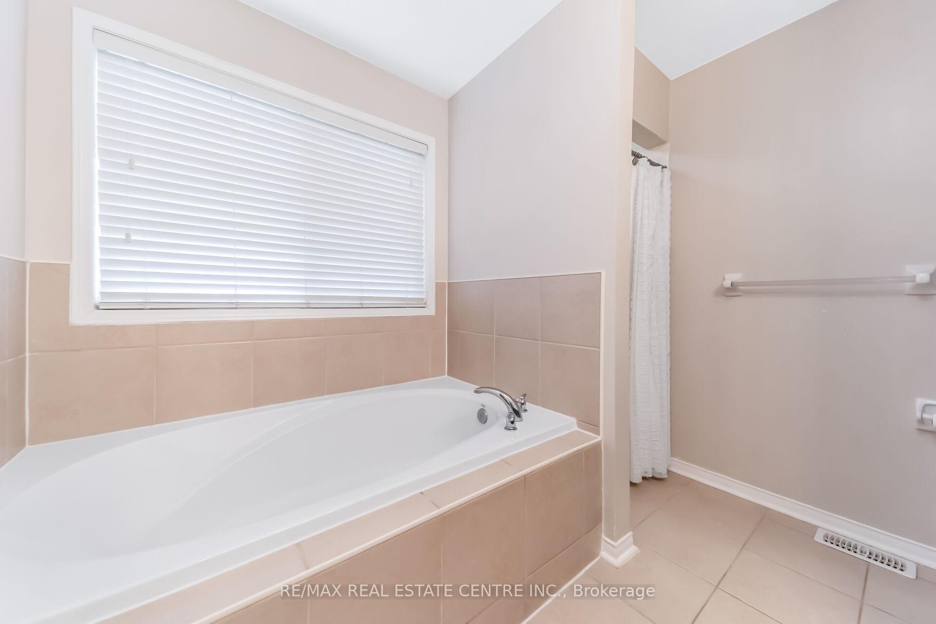 Photo 34 of 69 Crown Victoria Drive, Brampton, Fletcher's Meadow — HOMEH