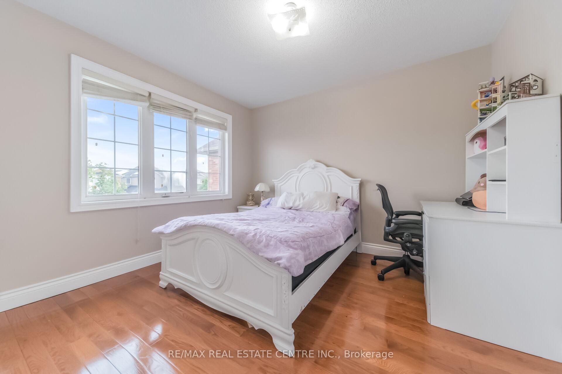 Photo 37 of 69 Crown Victoria Drive, Brampton, Fletcher's Meadow — HOMEH