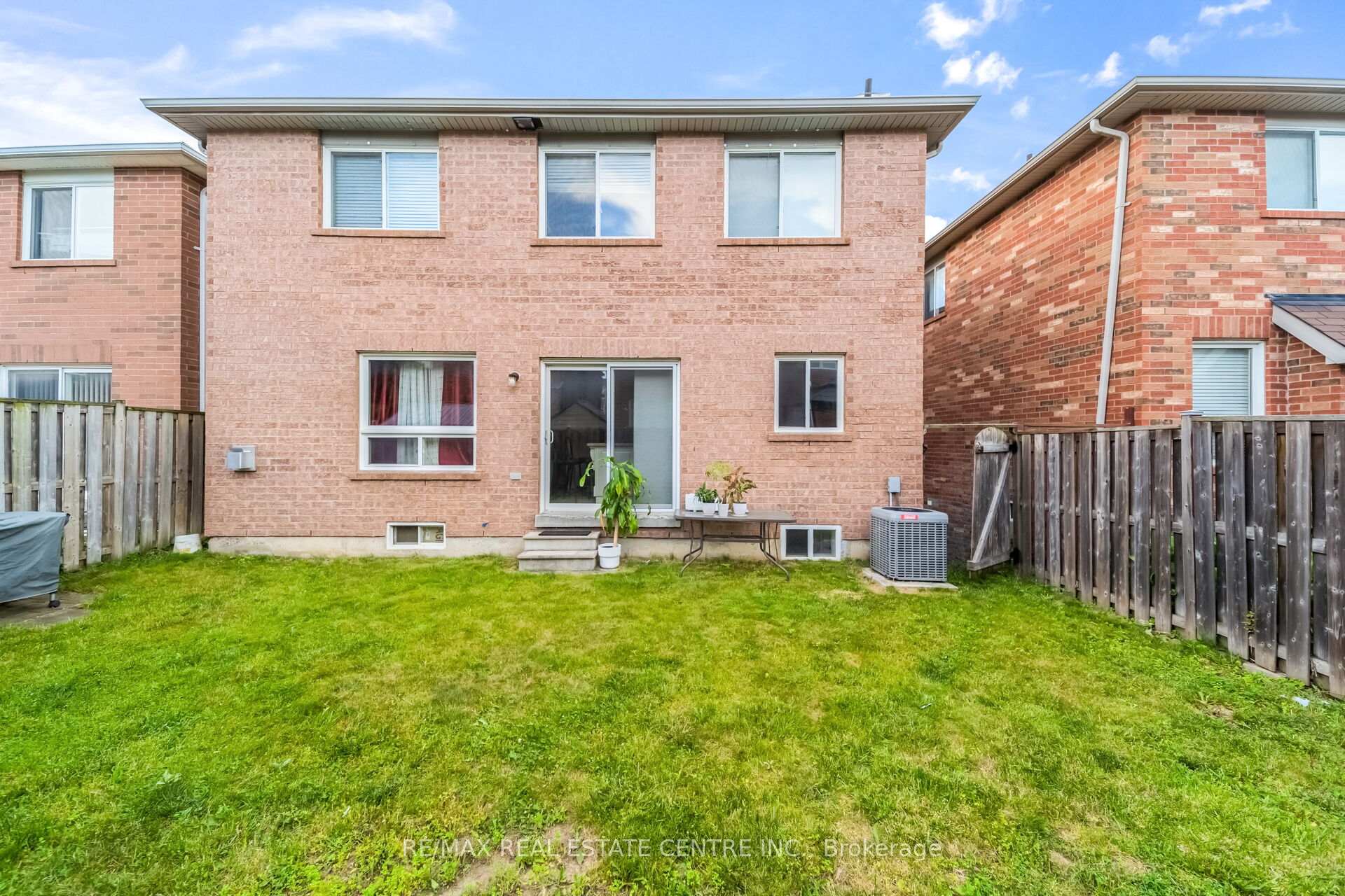 Photo 50 of 69 Crown Victoria Drive, Brampton, Fletcher's Meadow — HOMEH